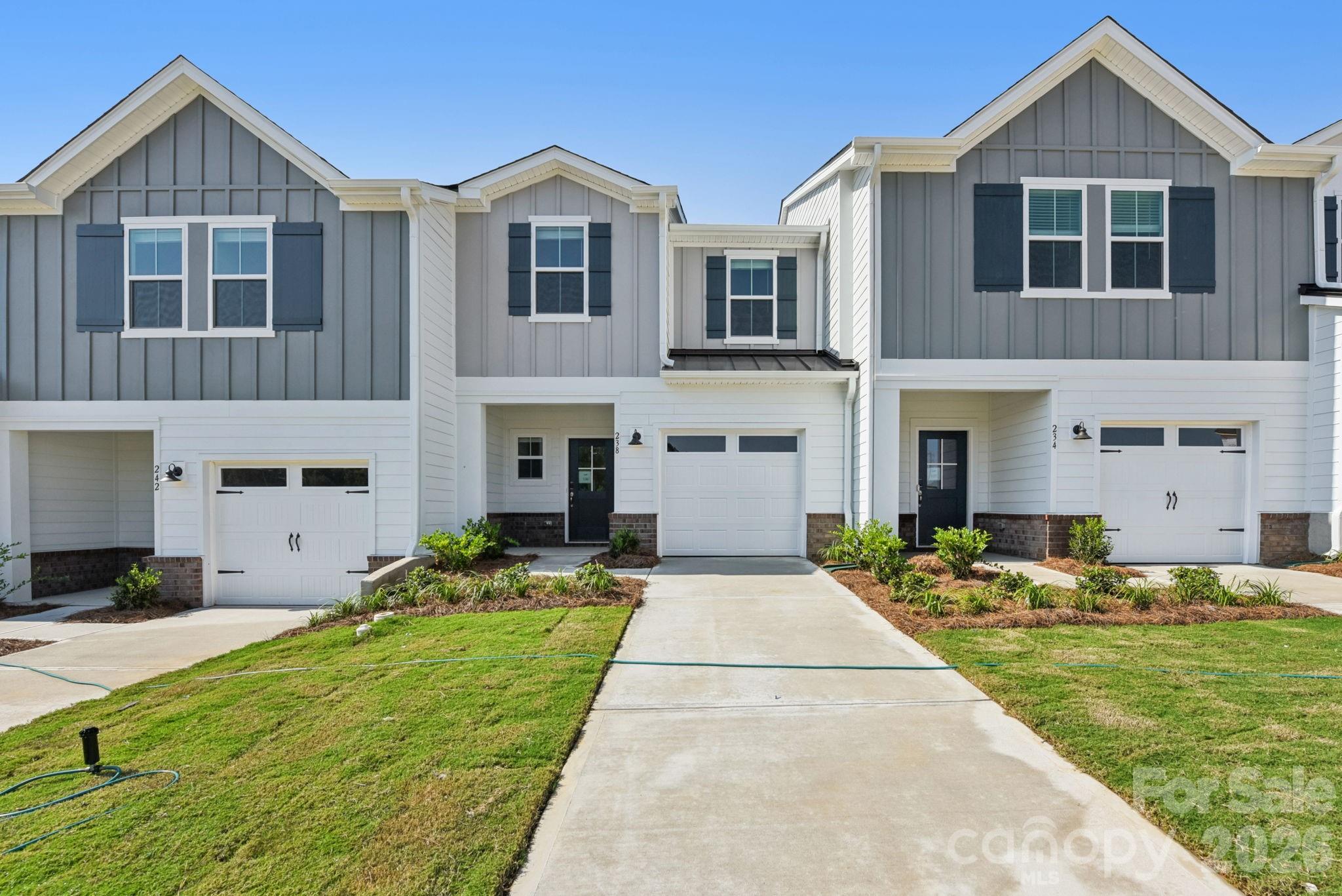 433 Markridge Loop Property Photo 1