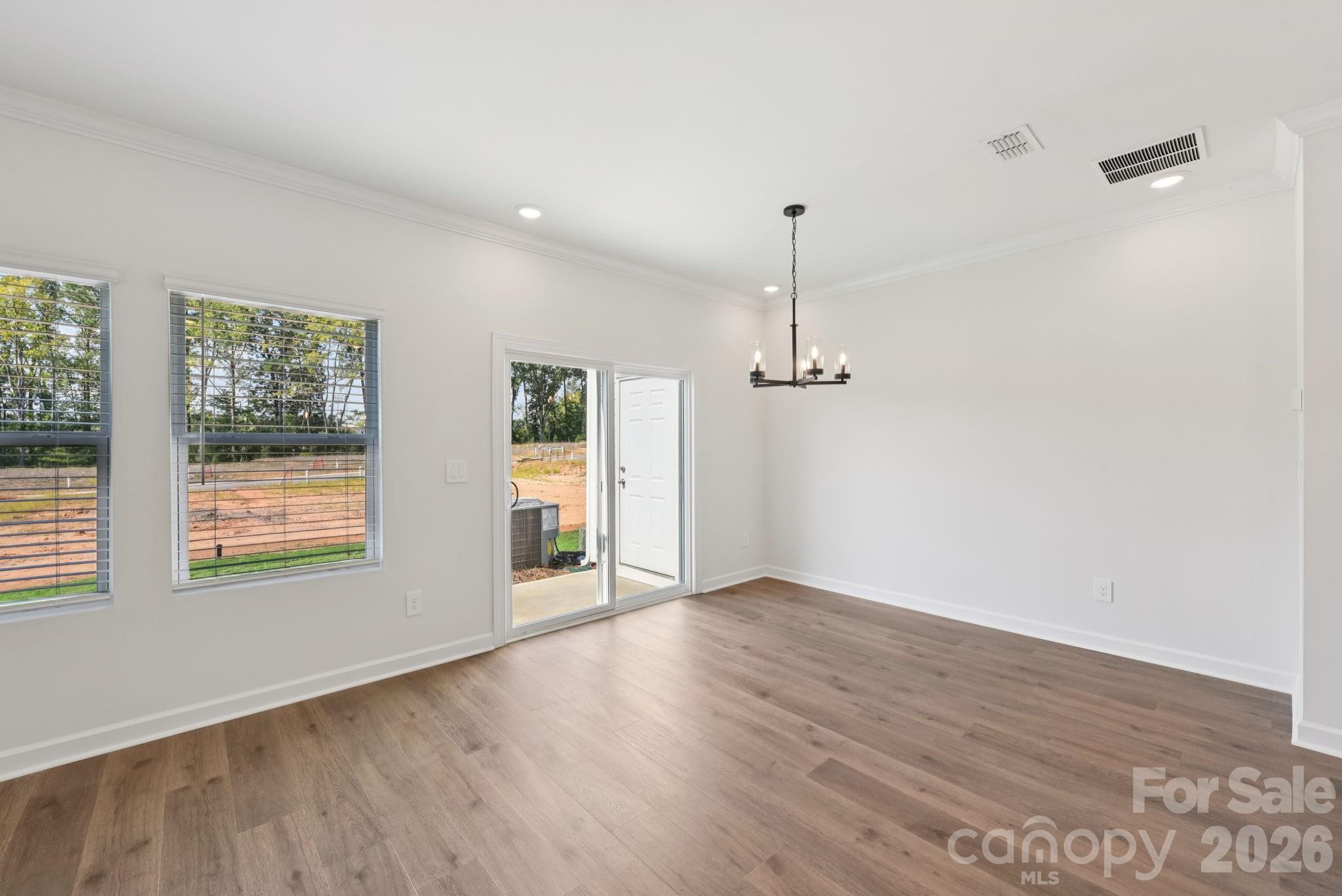 433 Markridge Loop Property Photo 4