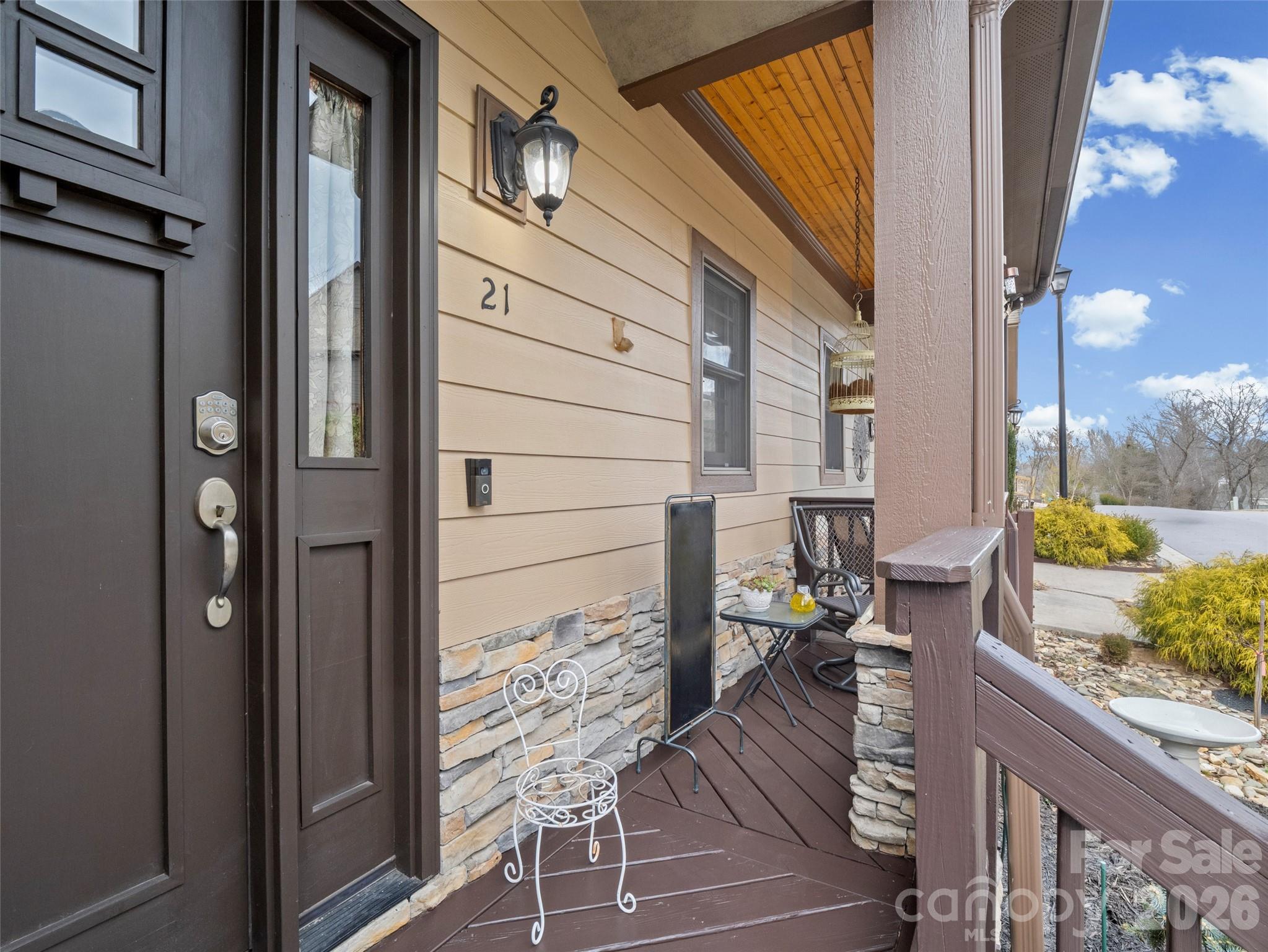 21 Jeff Drive Property Photo 8