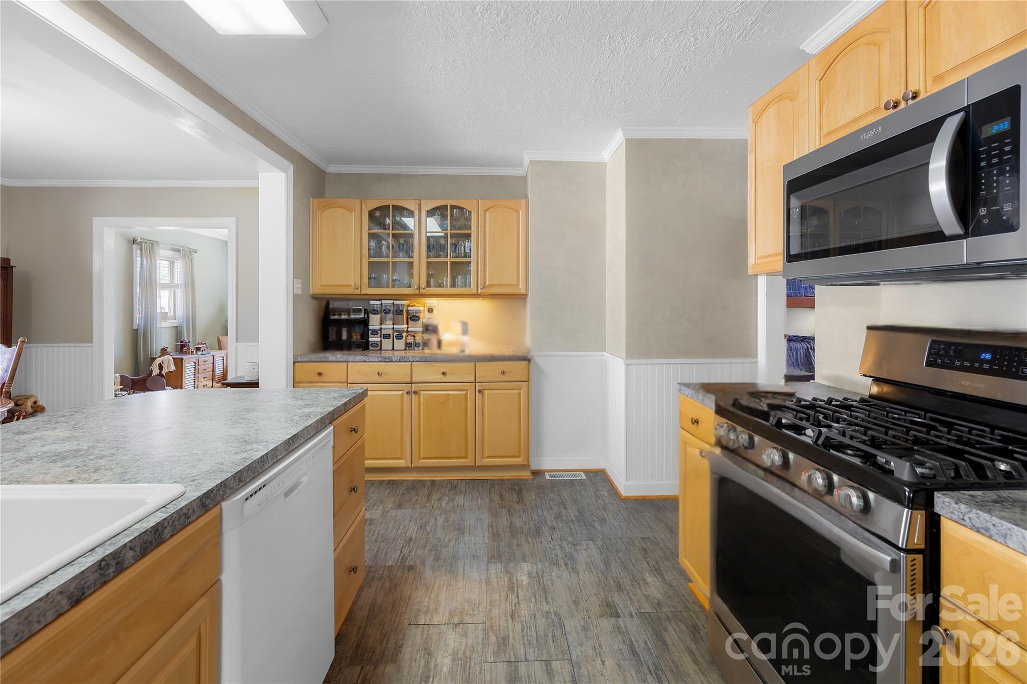 1912 Old West Lane Property Photo 4