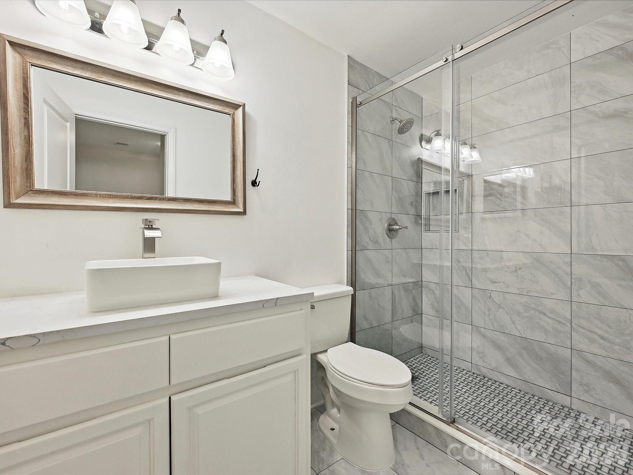 7004 Quail Hill Road Property Photo 8