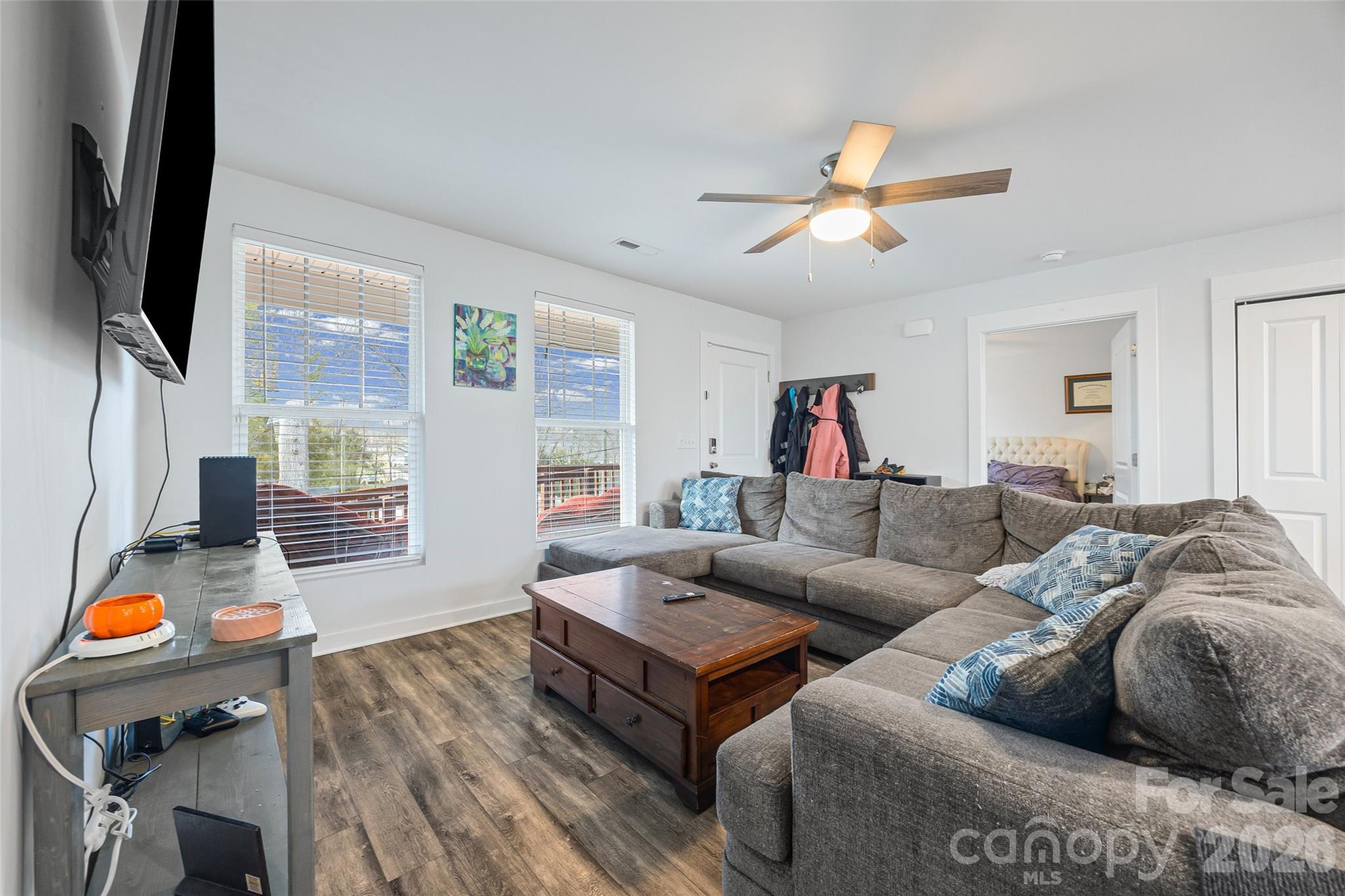 147 White Street Property Photo 4