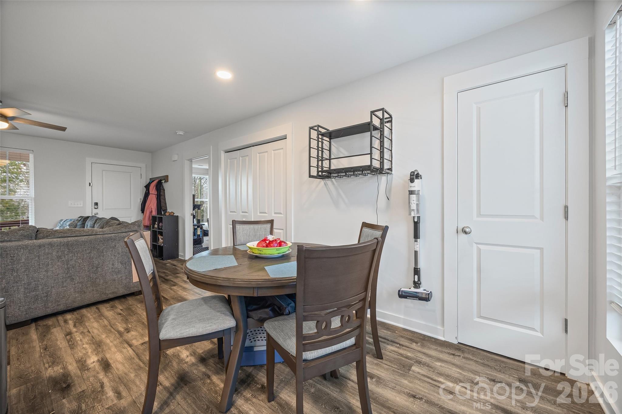 147 White Street Property Photo 8