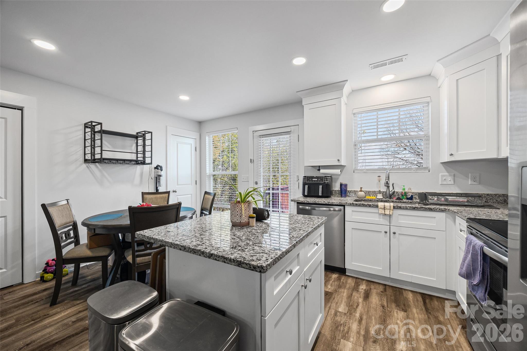 147 White Street Property Photo 10