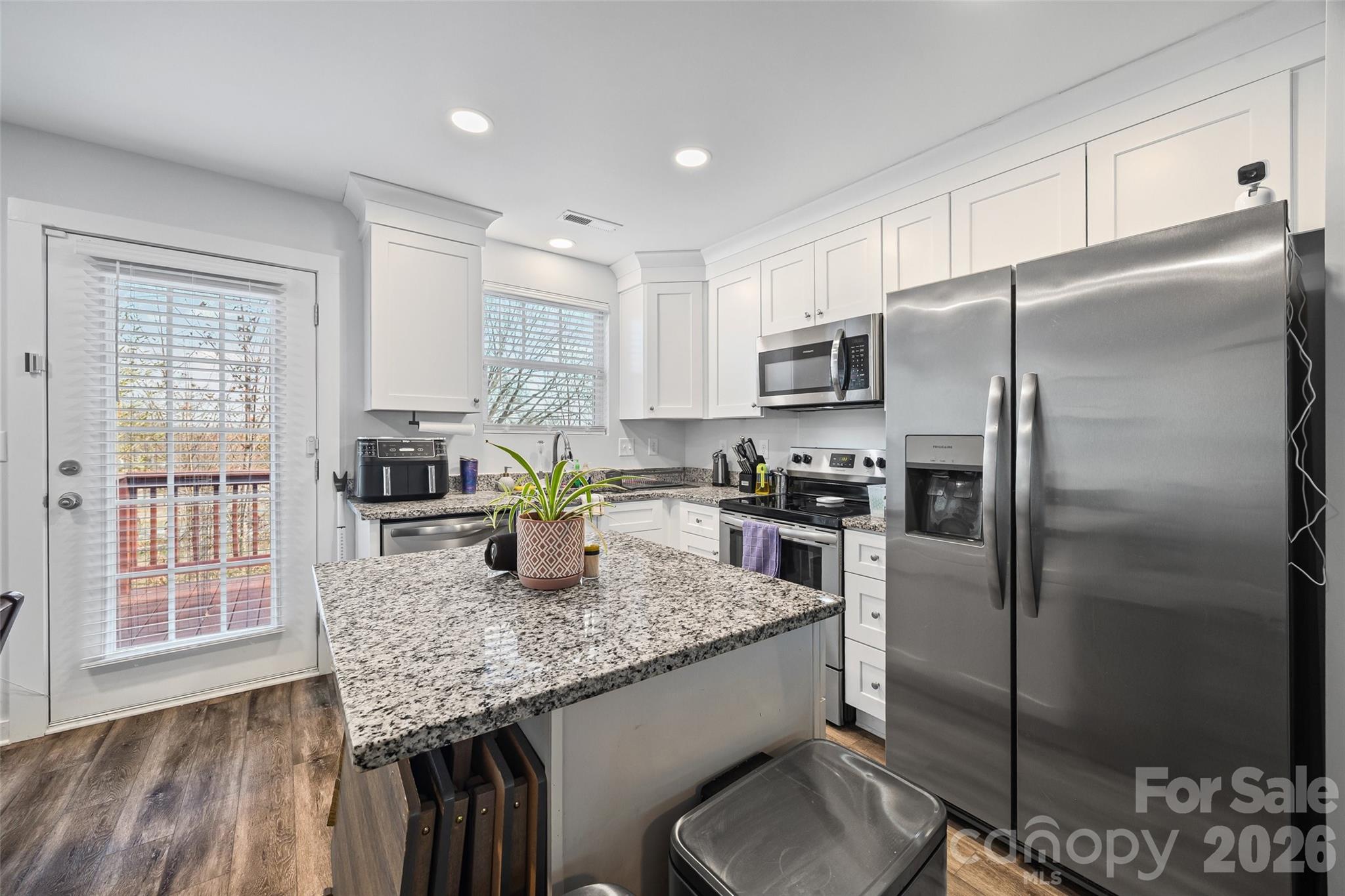147 White Street Property Photo 11
