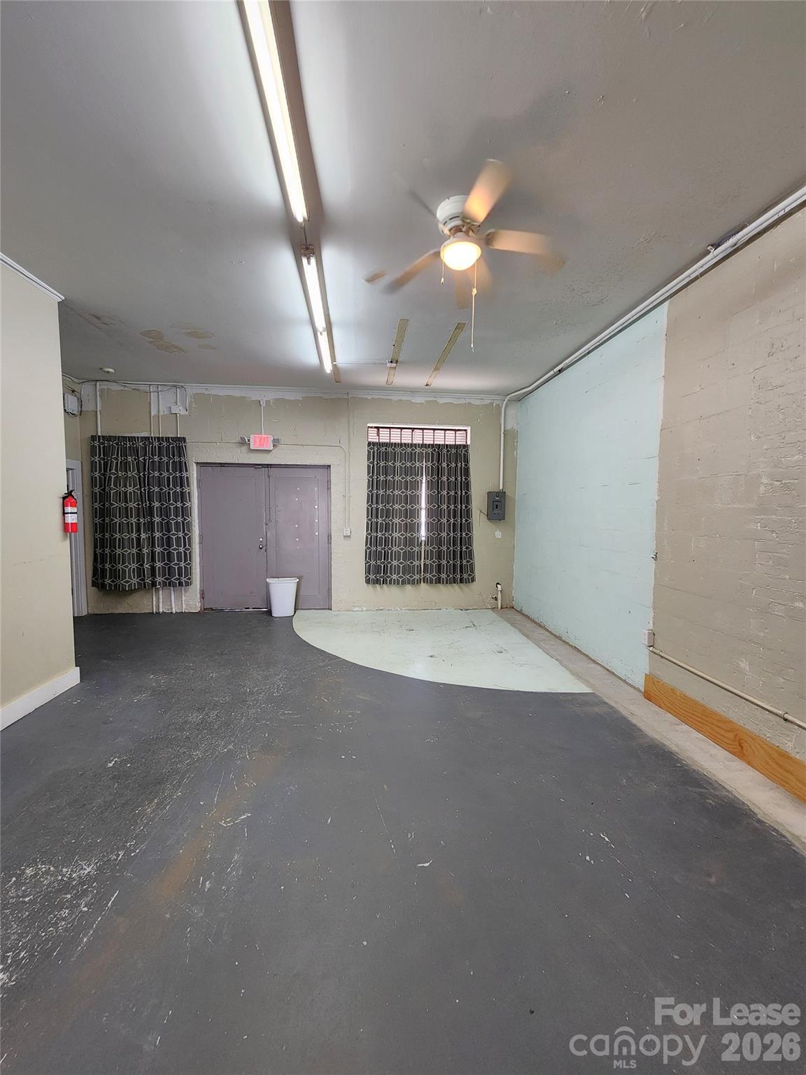 206 E Main Street Property Photo 5