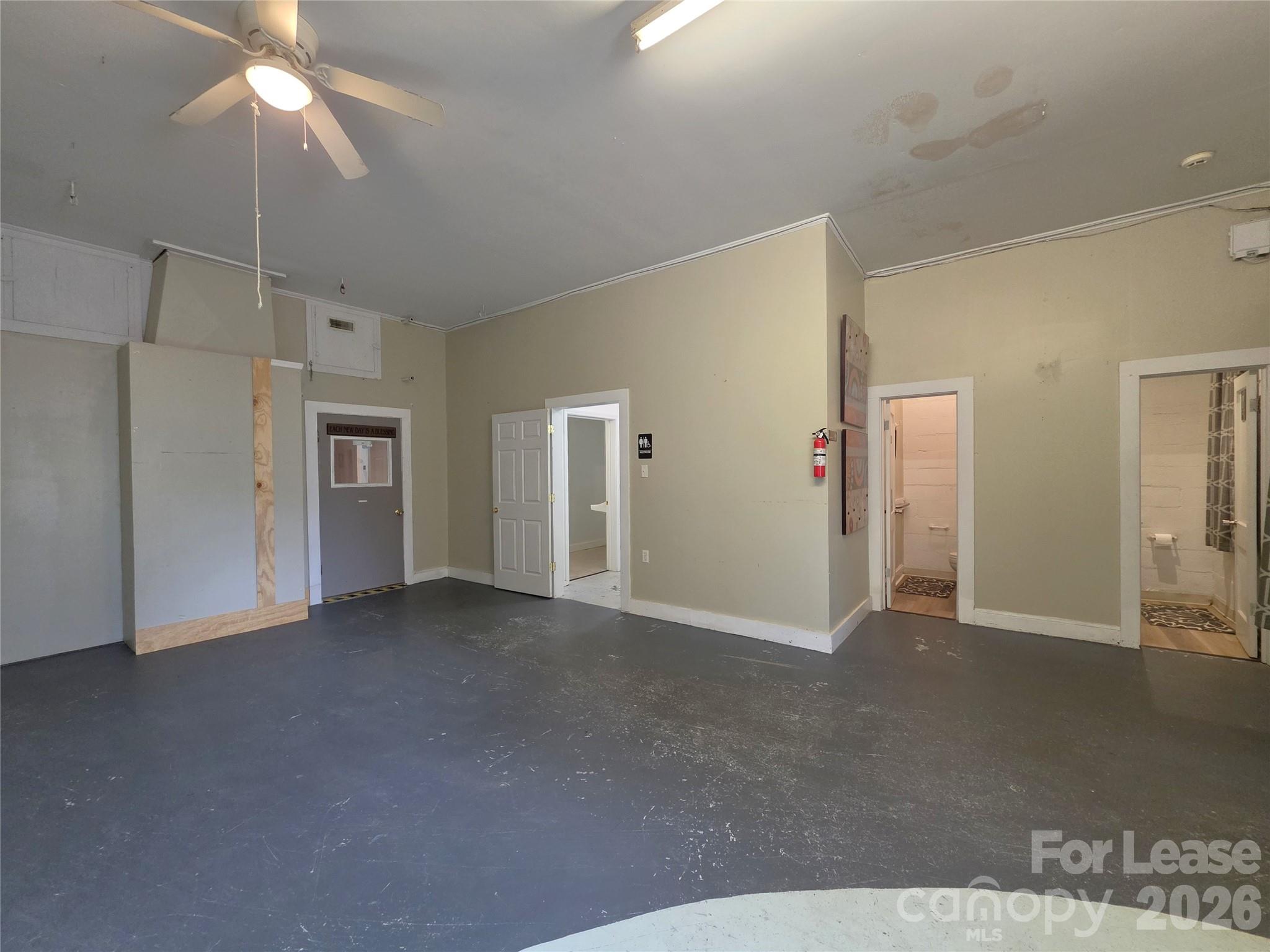 206 E Main Street Property Photo 6