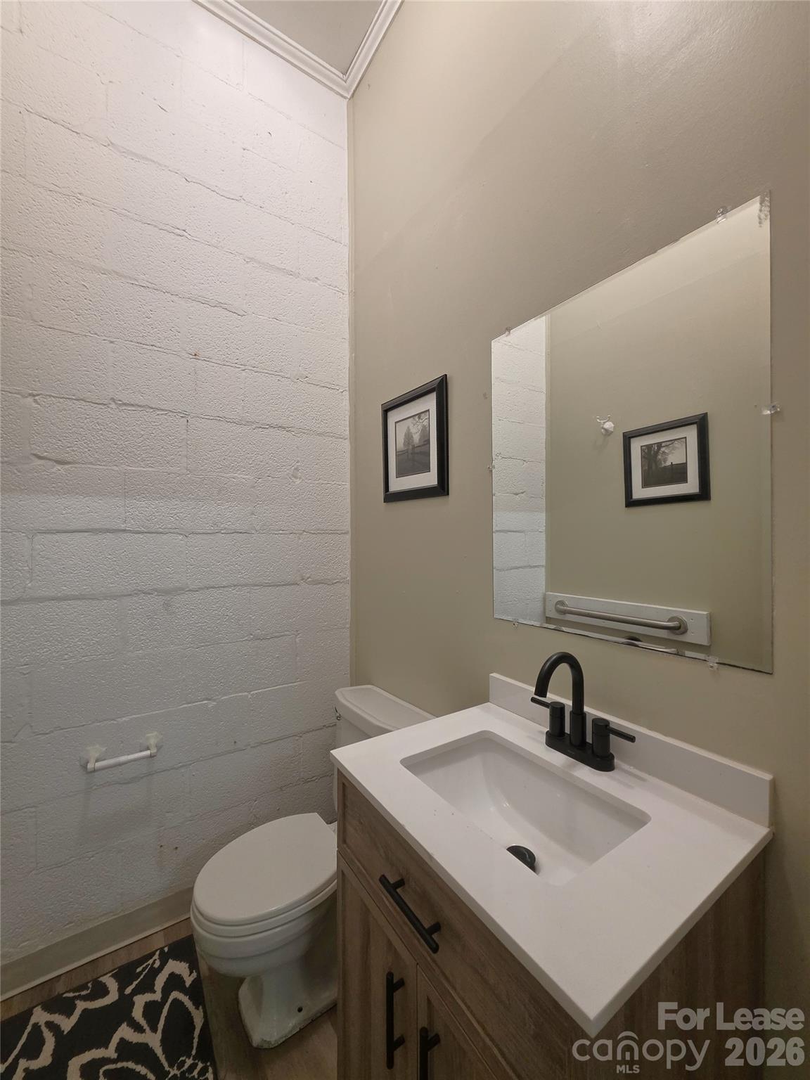 206 E Main Street Property Photo 9