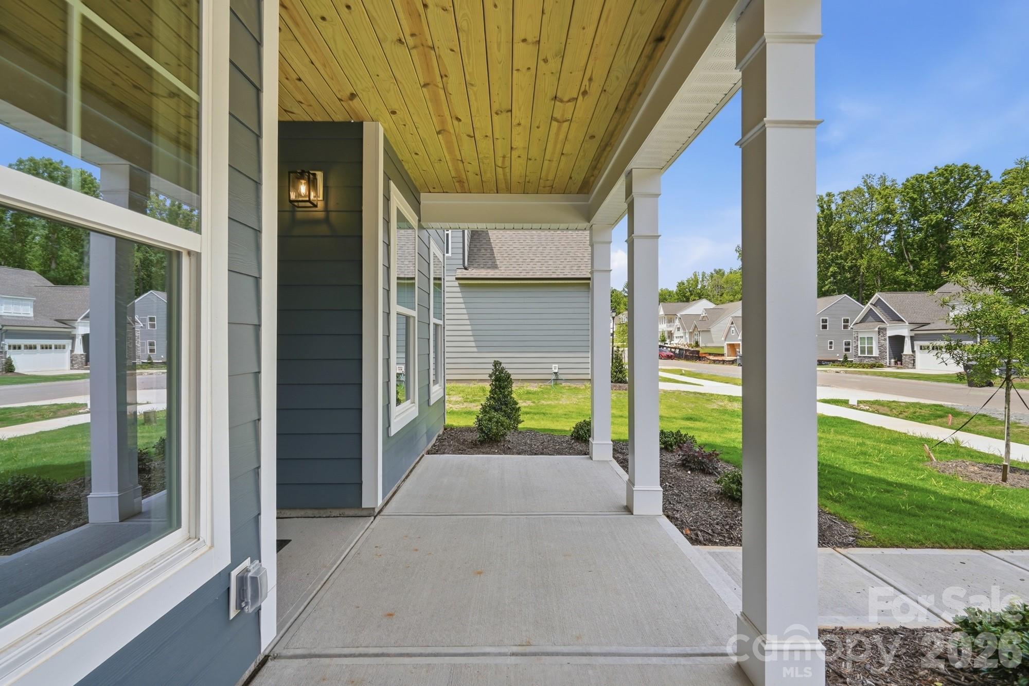 5062 Mclaughlin Loop Property Photo 3