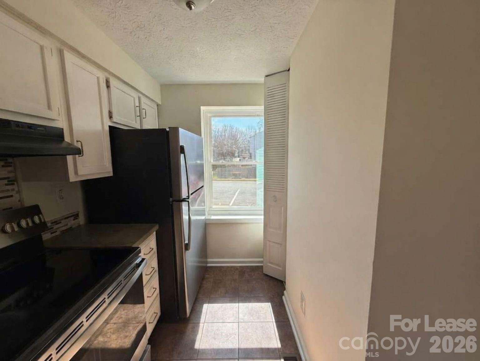 9432 Lexington Circle G Property Photo 4