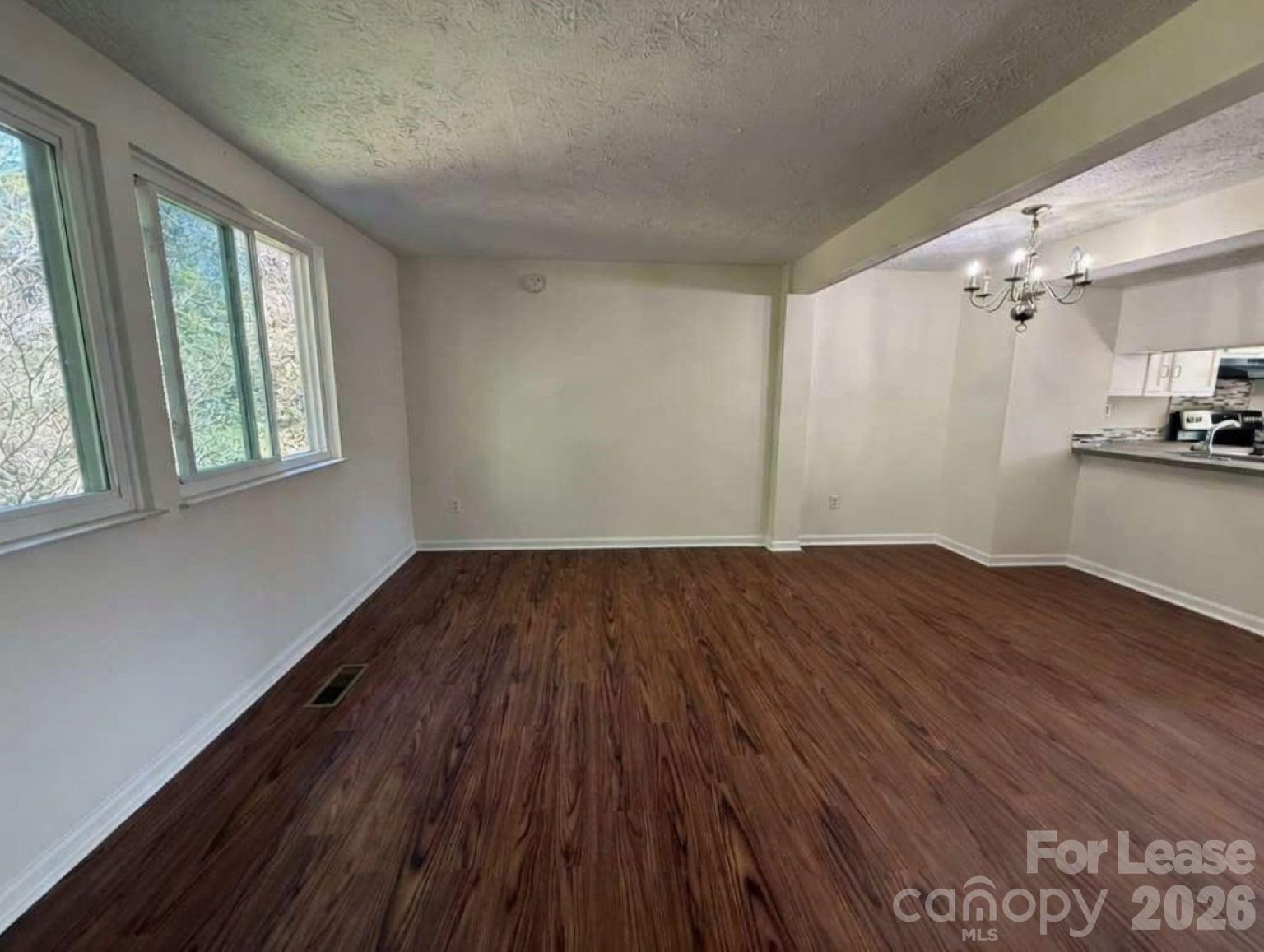 9432 Lexington Circle G Property Photo 6