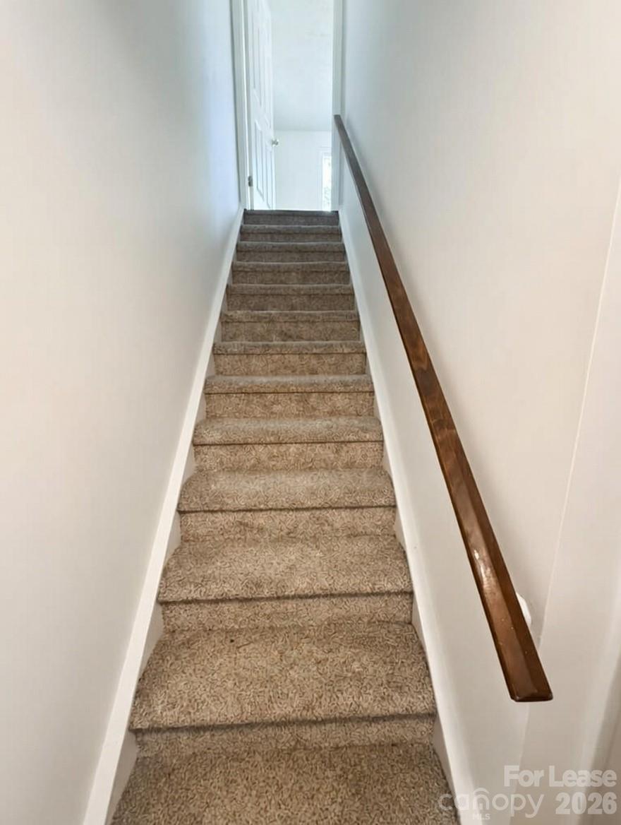 9432 Lexington Circle G Property Photo 10