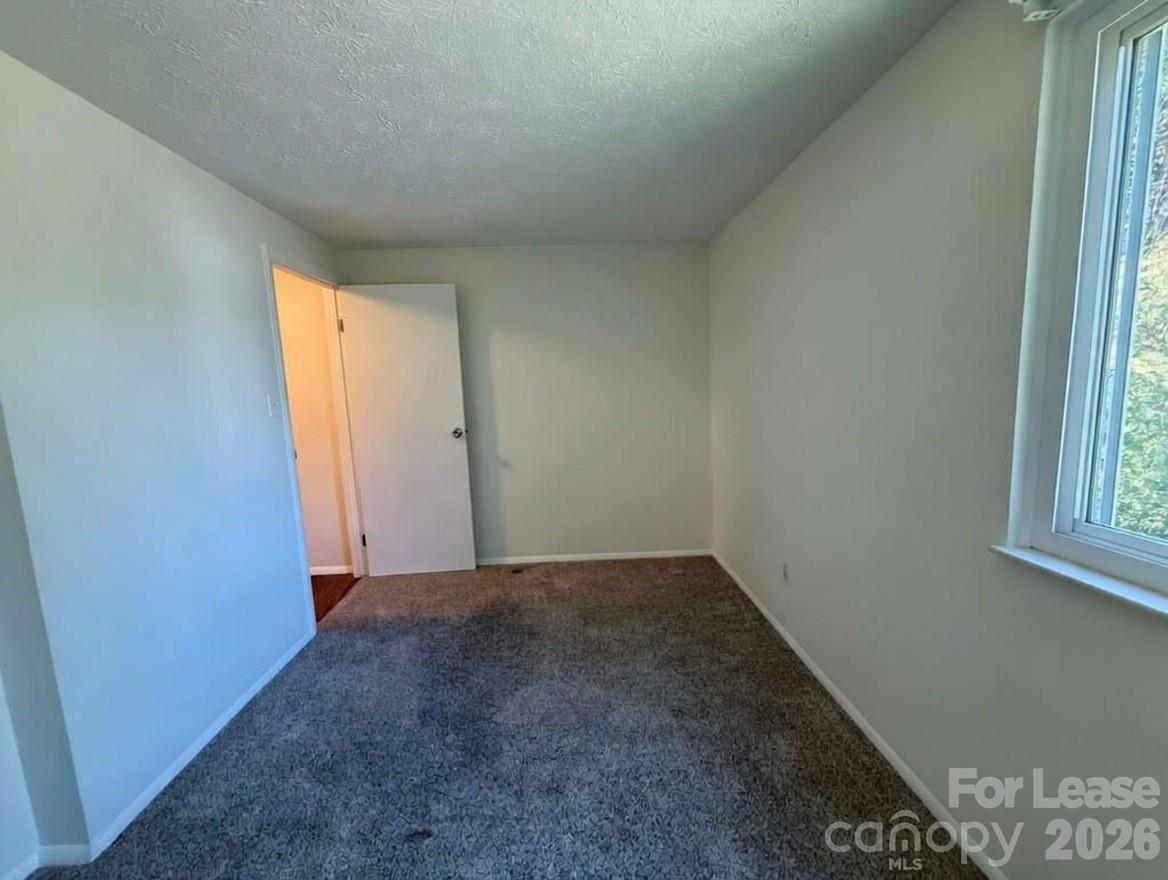 9432 Lexington Circle G Property Photo 11