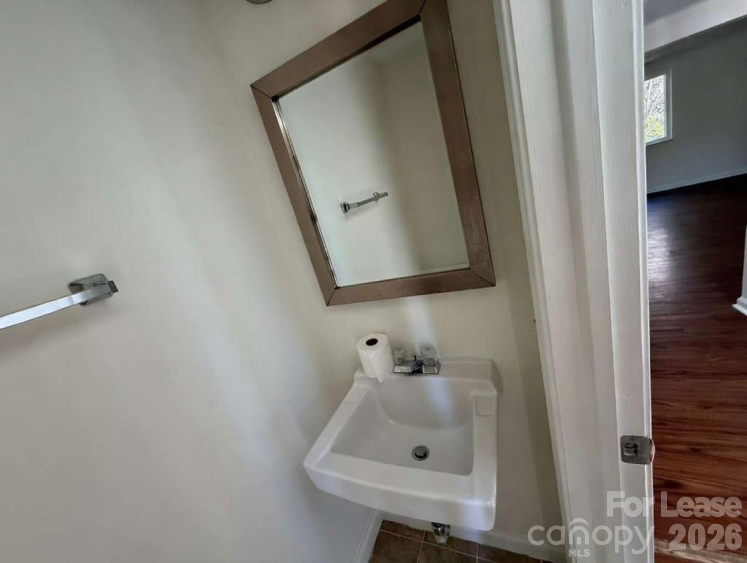 9432 Lexington Circle G Property Photo 14