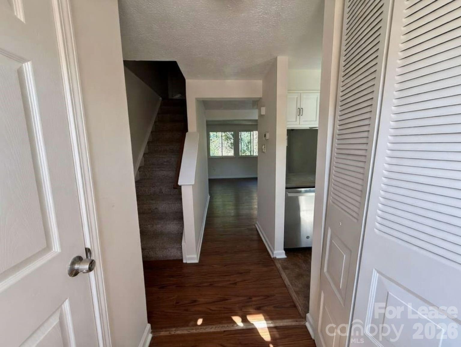 9432 Lexington Circle G Property Photo 15