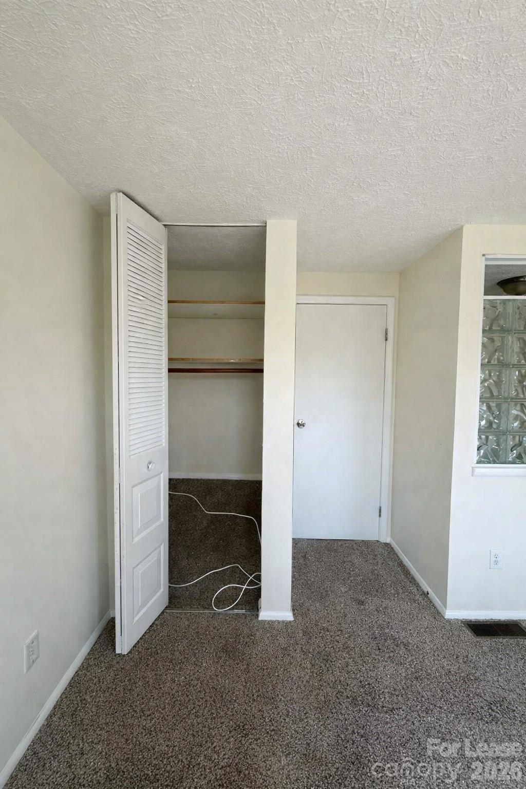 9432 Lexington Circle G Property Photo 18