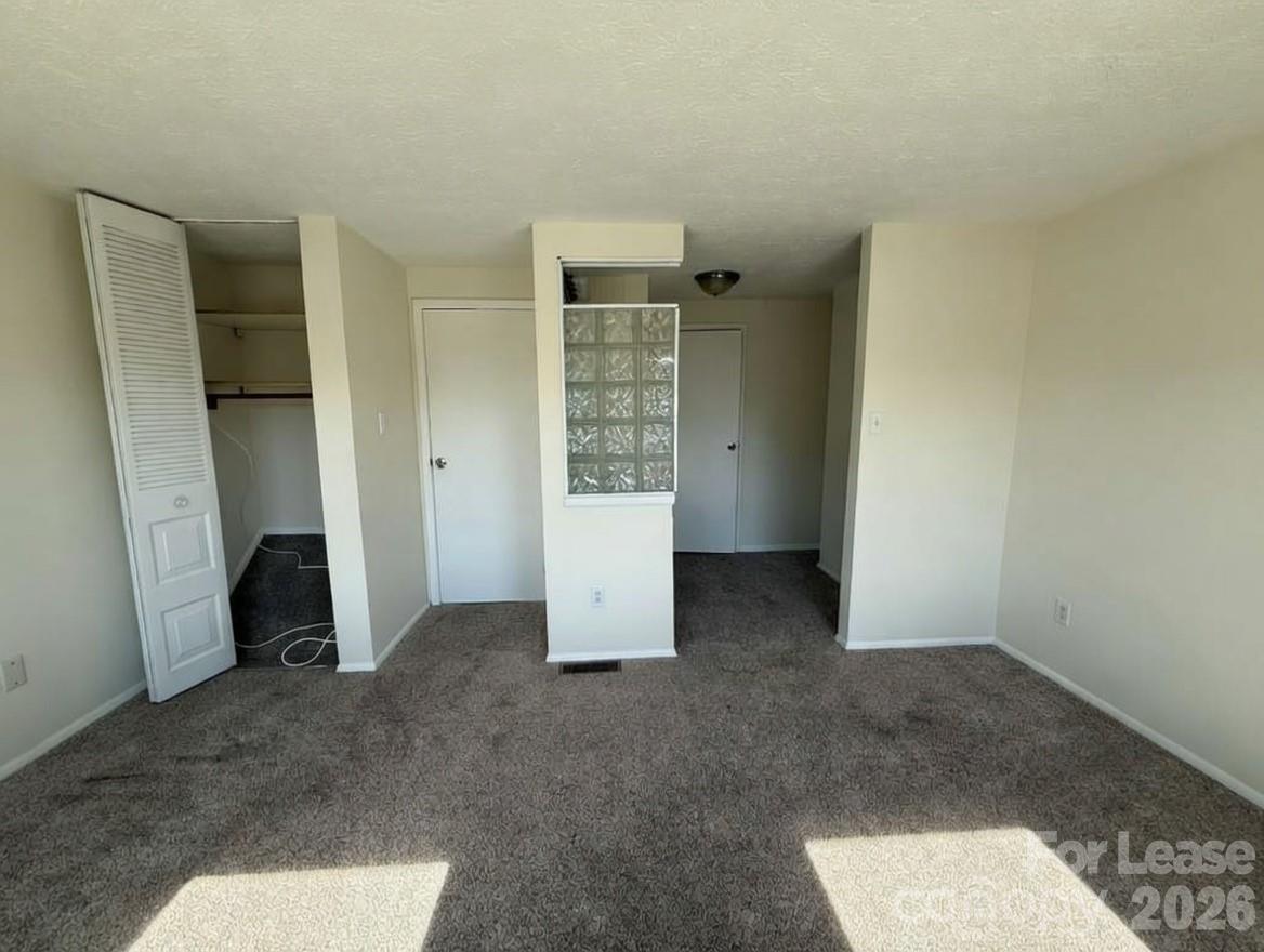 9432 Lexington Circle G Property Photo 24