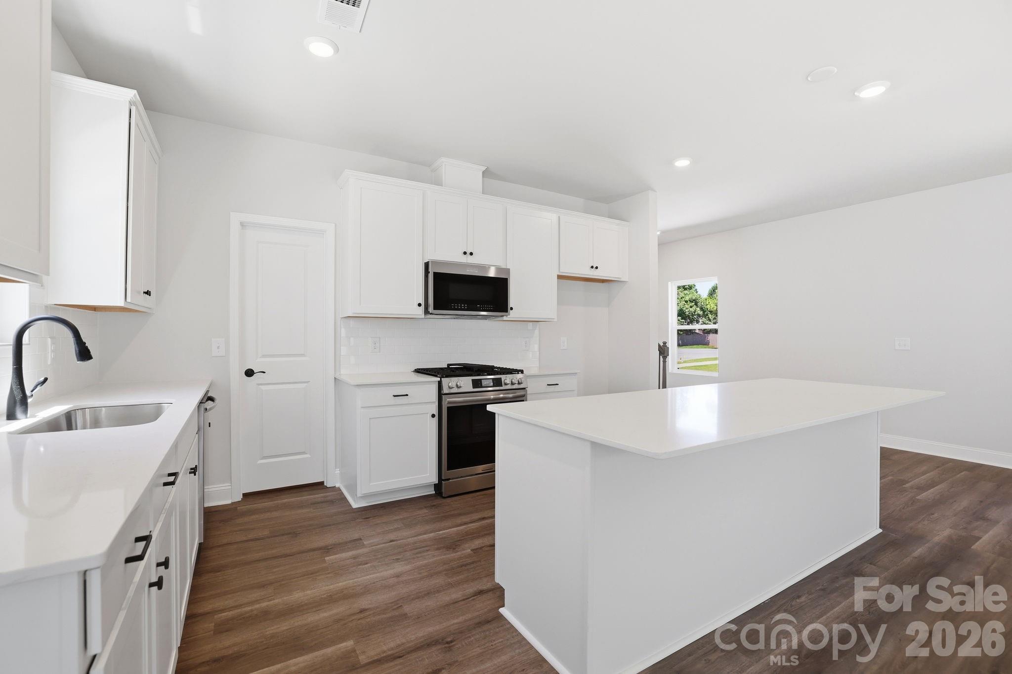 4009 Grommet Court Property Photo 4