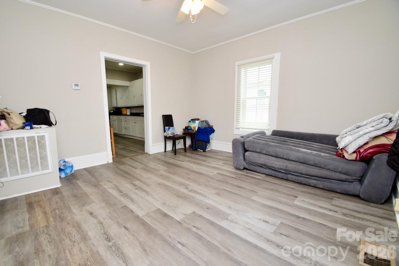 2007 S York Road Property Photo 2