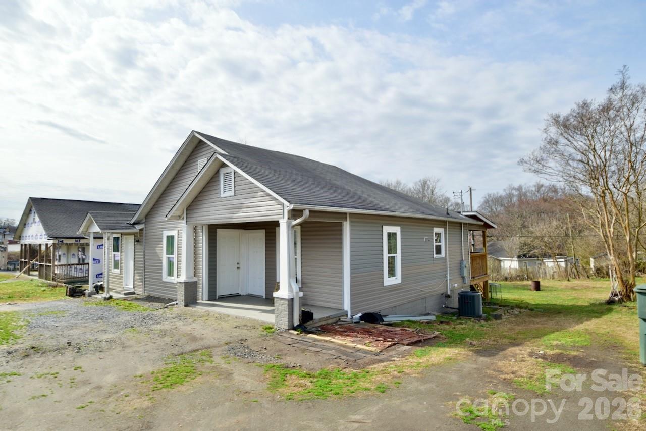 2007 S York Road Property Photo 21
