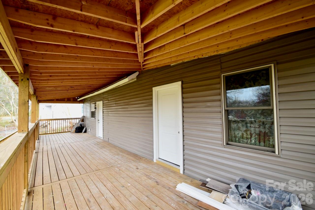 2007 S York Road Property Photo 25