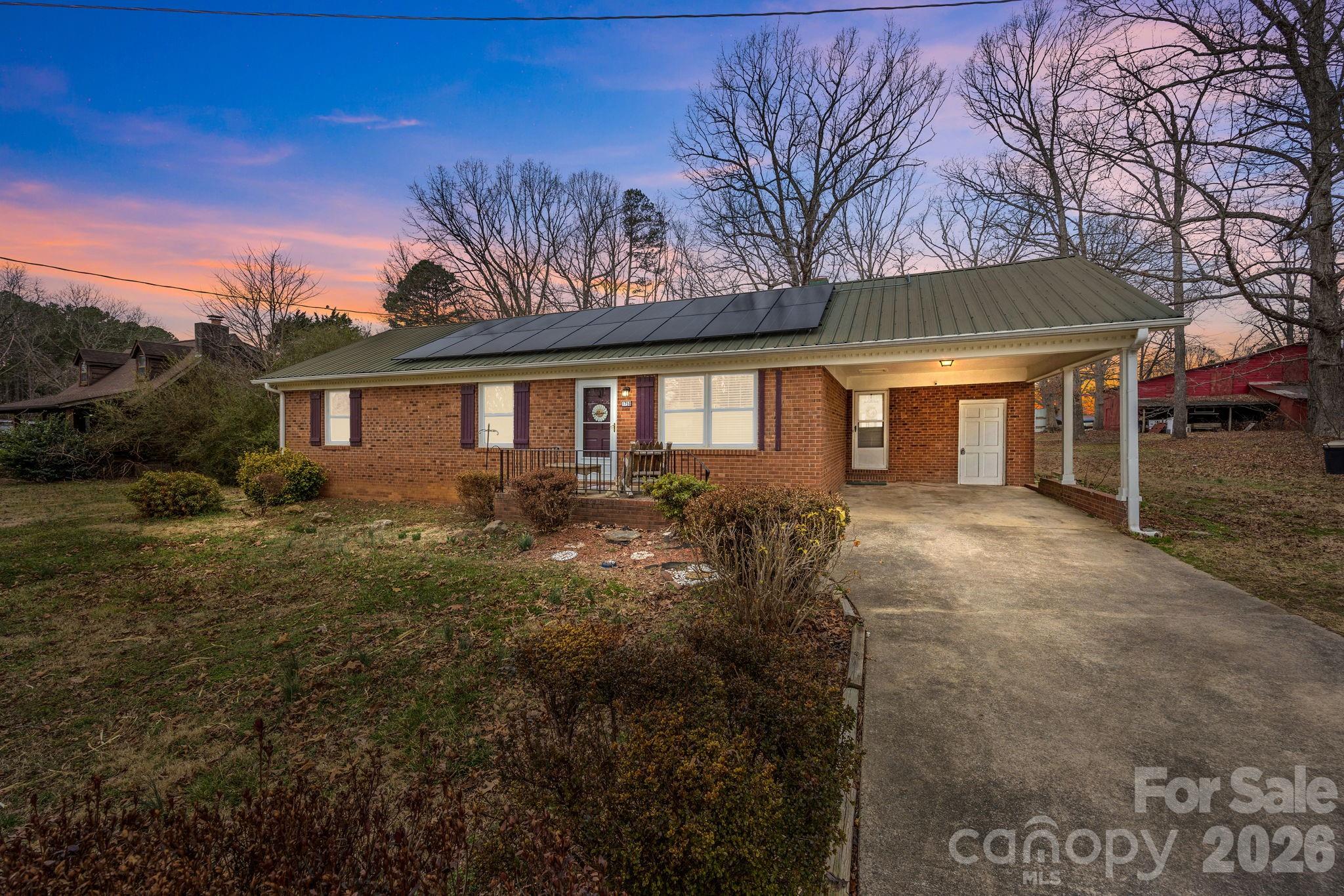 1750 Sells Road Property Photo 1