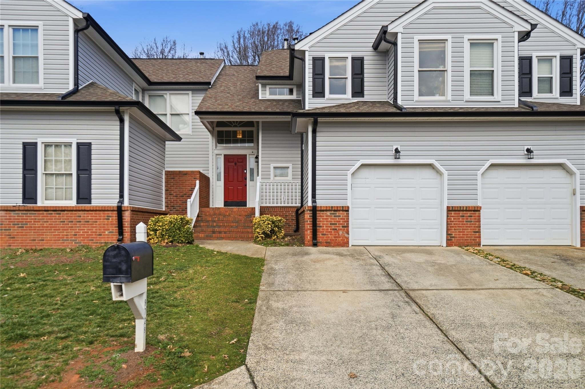 8729 Fox Chase Lane Property Photo 1