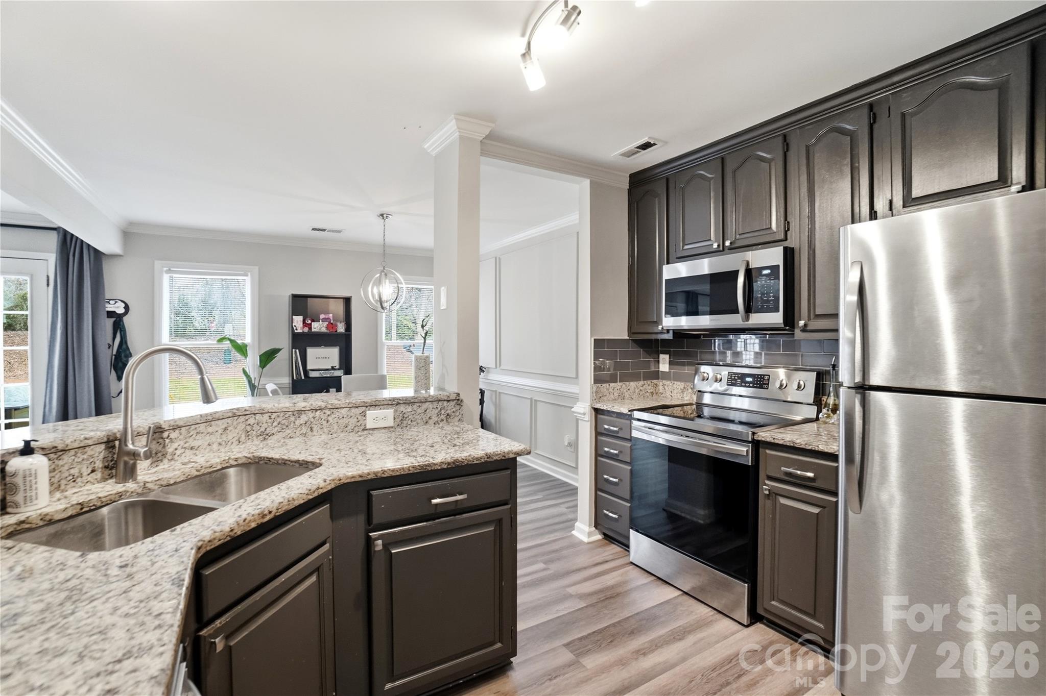 8729 Fox Chase Lane Property Photo 10