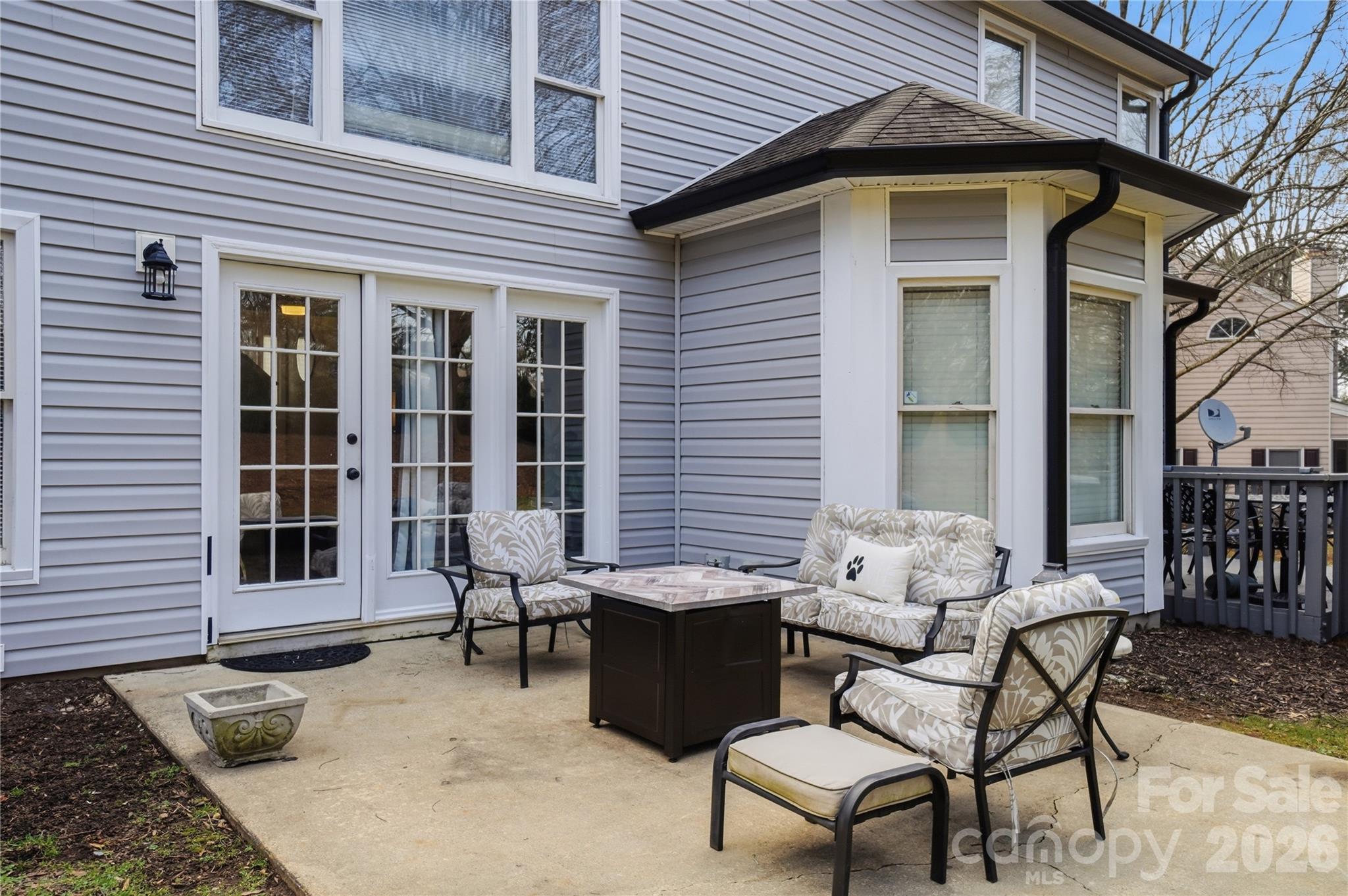8729 Fox Chase Lane Property Photo 21