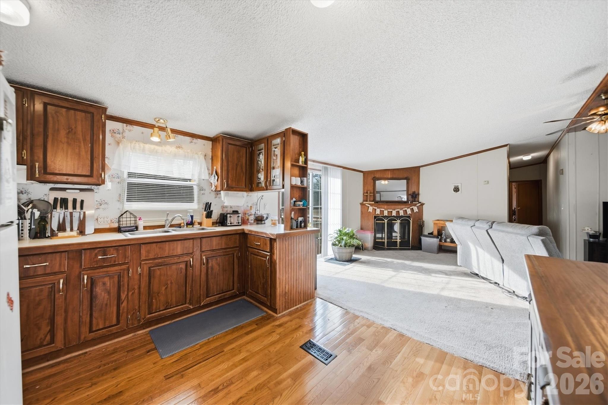 107 10th Street Property Photo 1