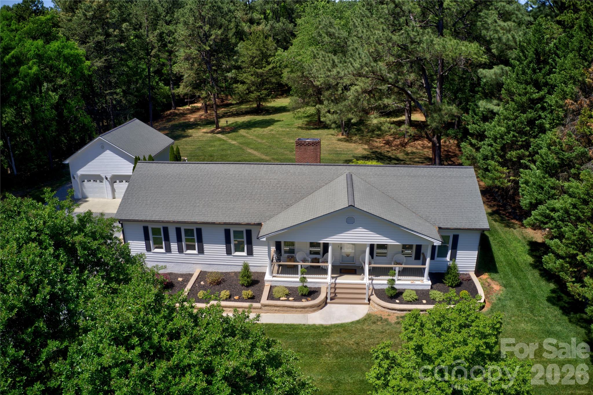 2429 Cassidy Drive Property Photo 2