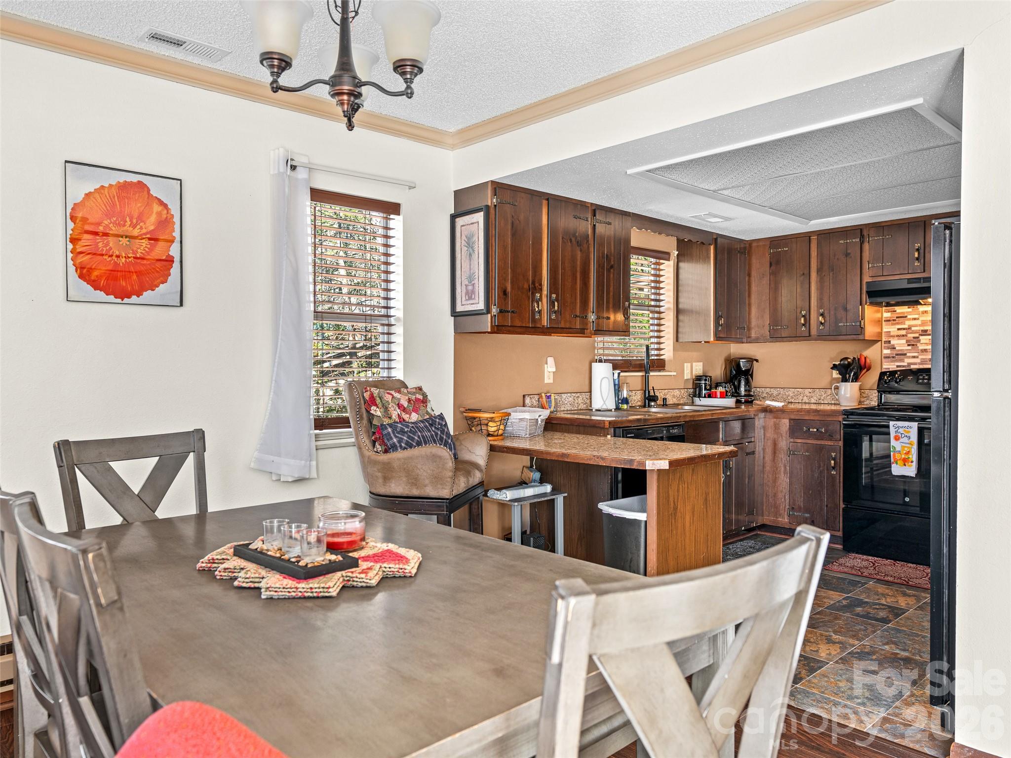174 Pleasant Ridge Property Photo 4