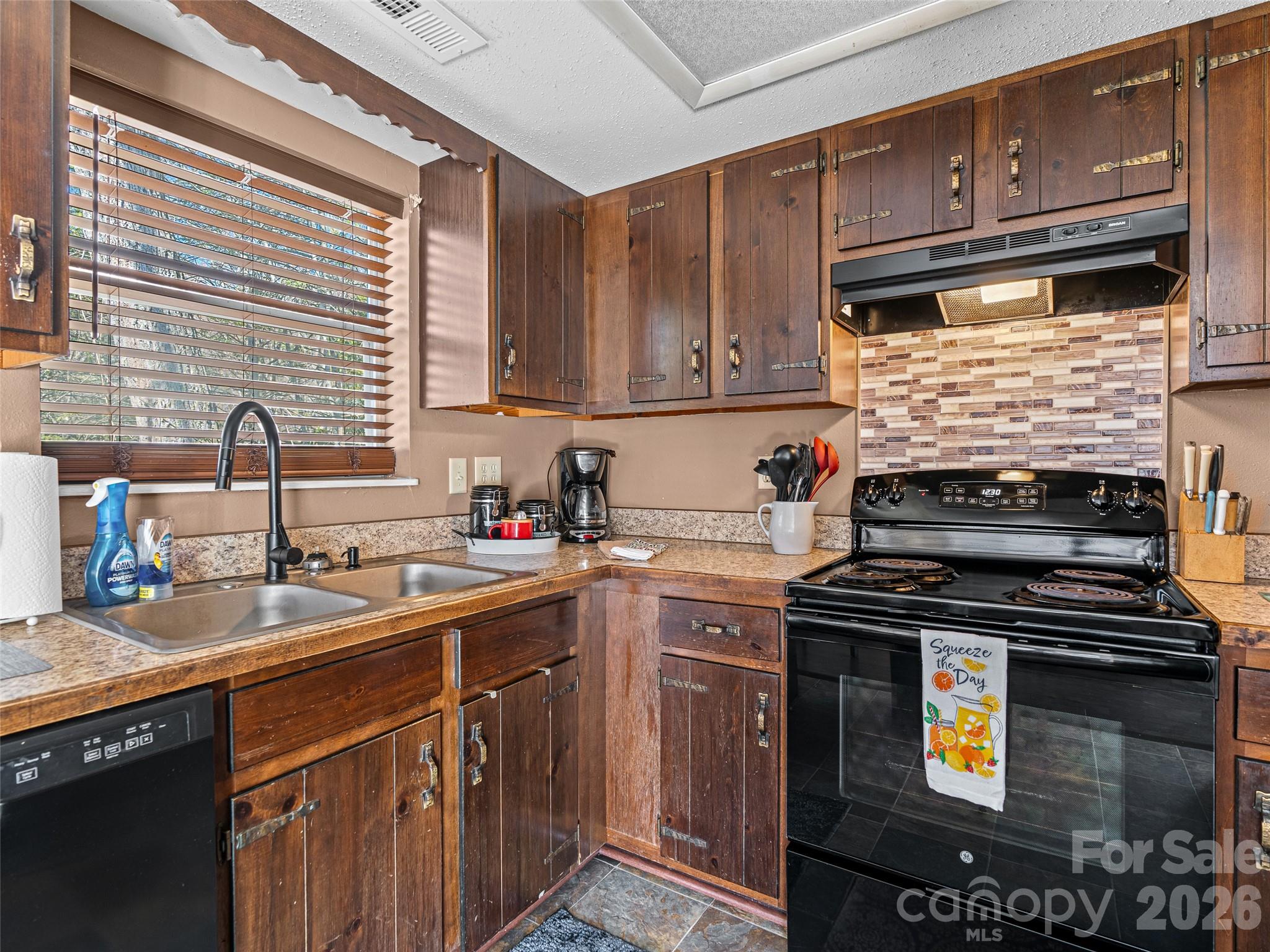 174 Pleasant Ridge Property Photo 17