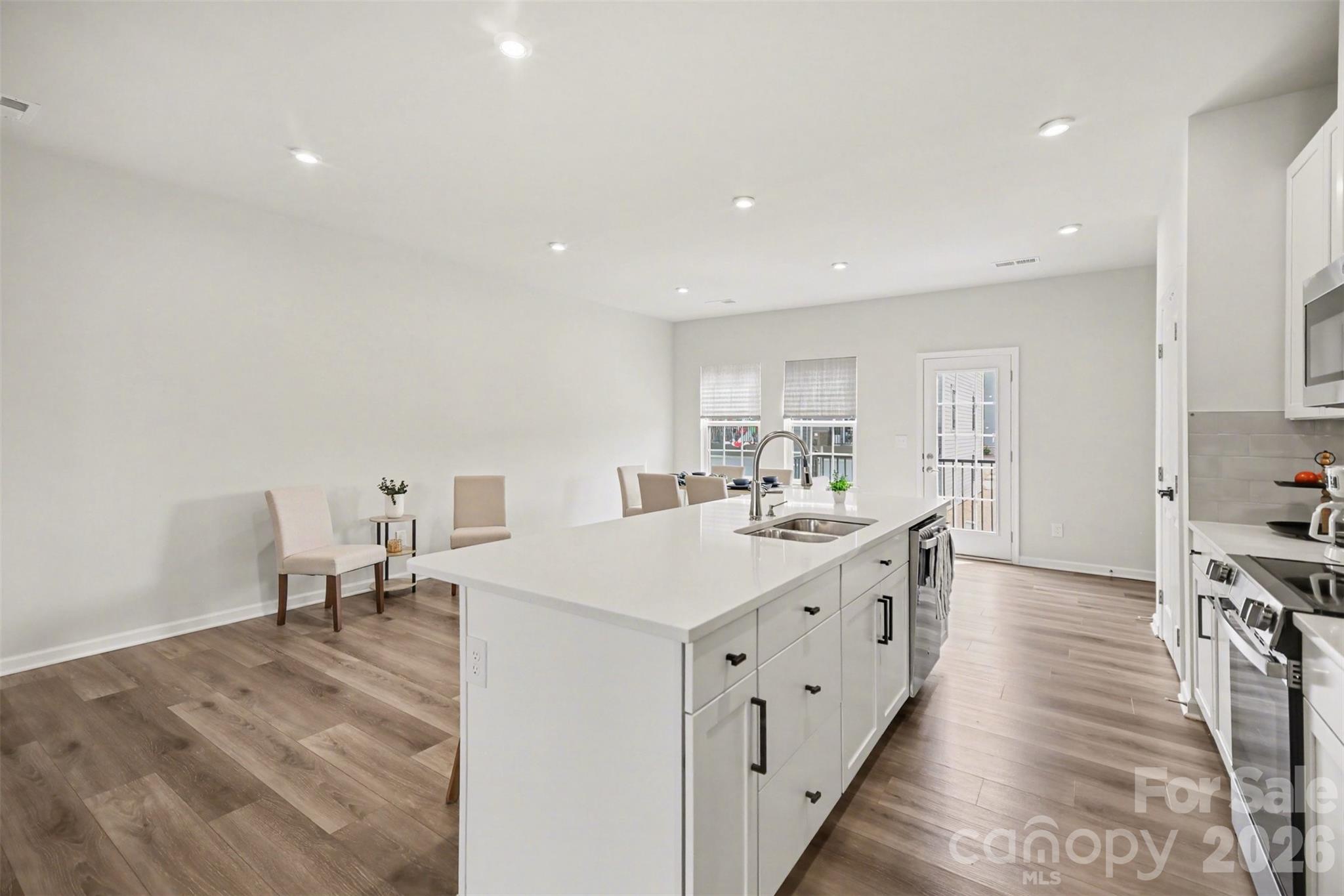 1211 May Apple Drive Property Photo 5