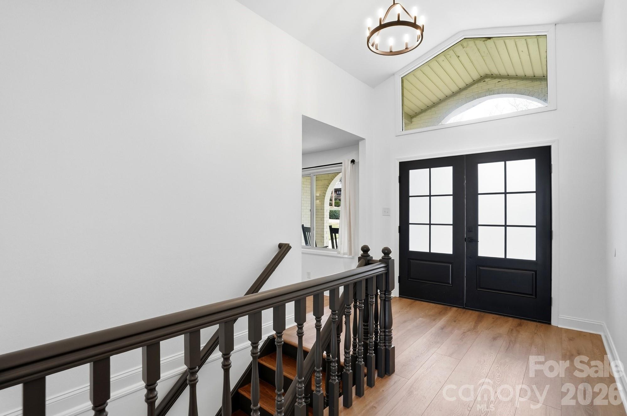 332 Shoreline Loop Property Photo 4