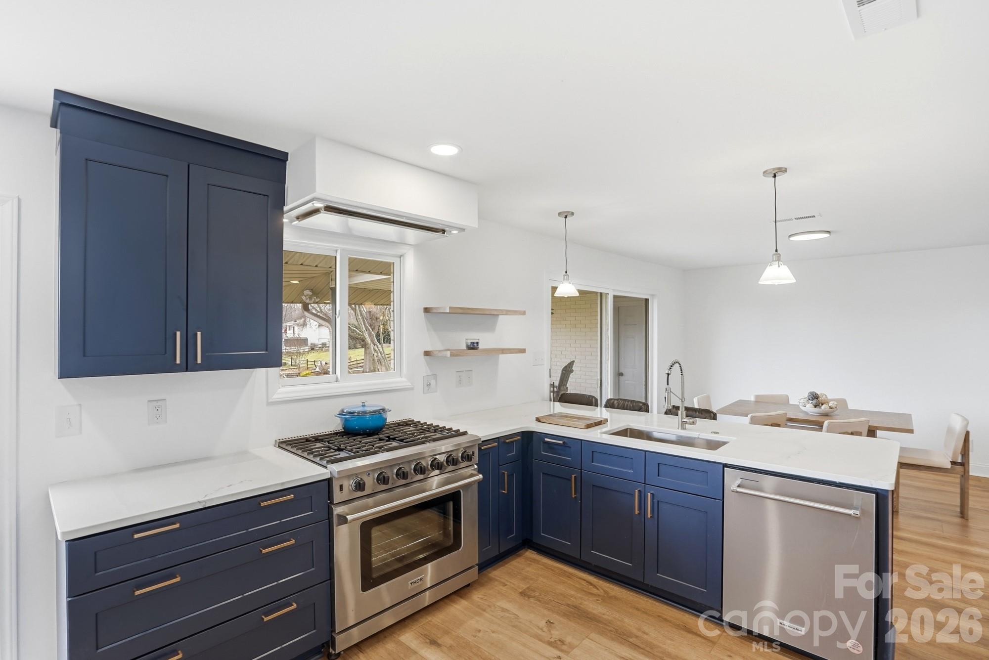 332 Shoreline Loop Property Photo 12