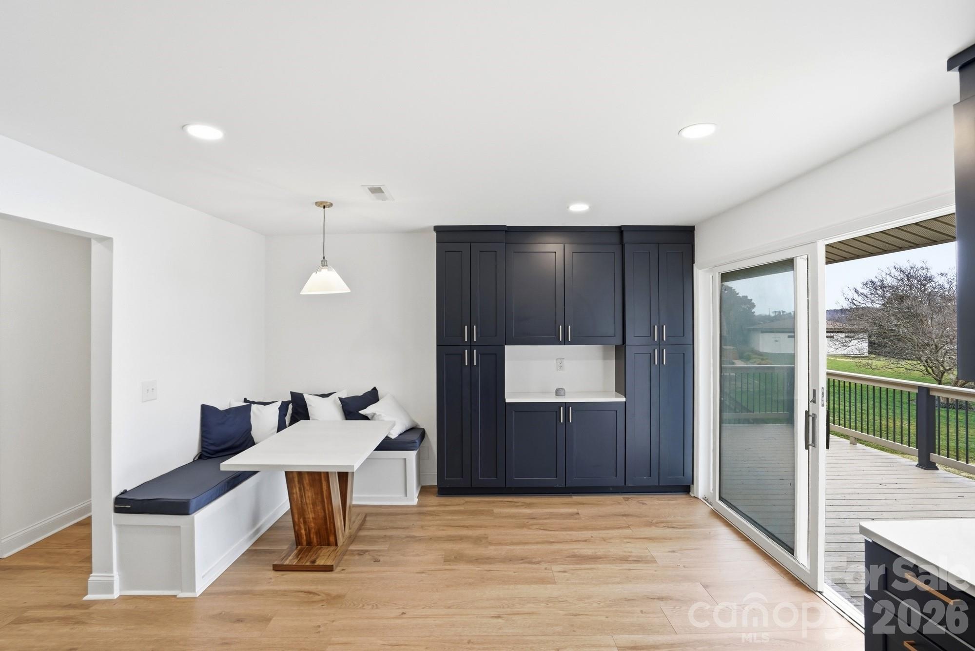 332 Shoreline Loop Property Photo 13