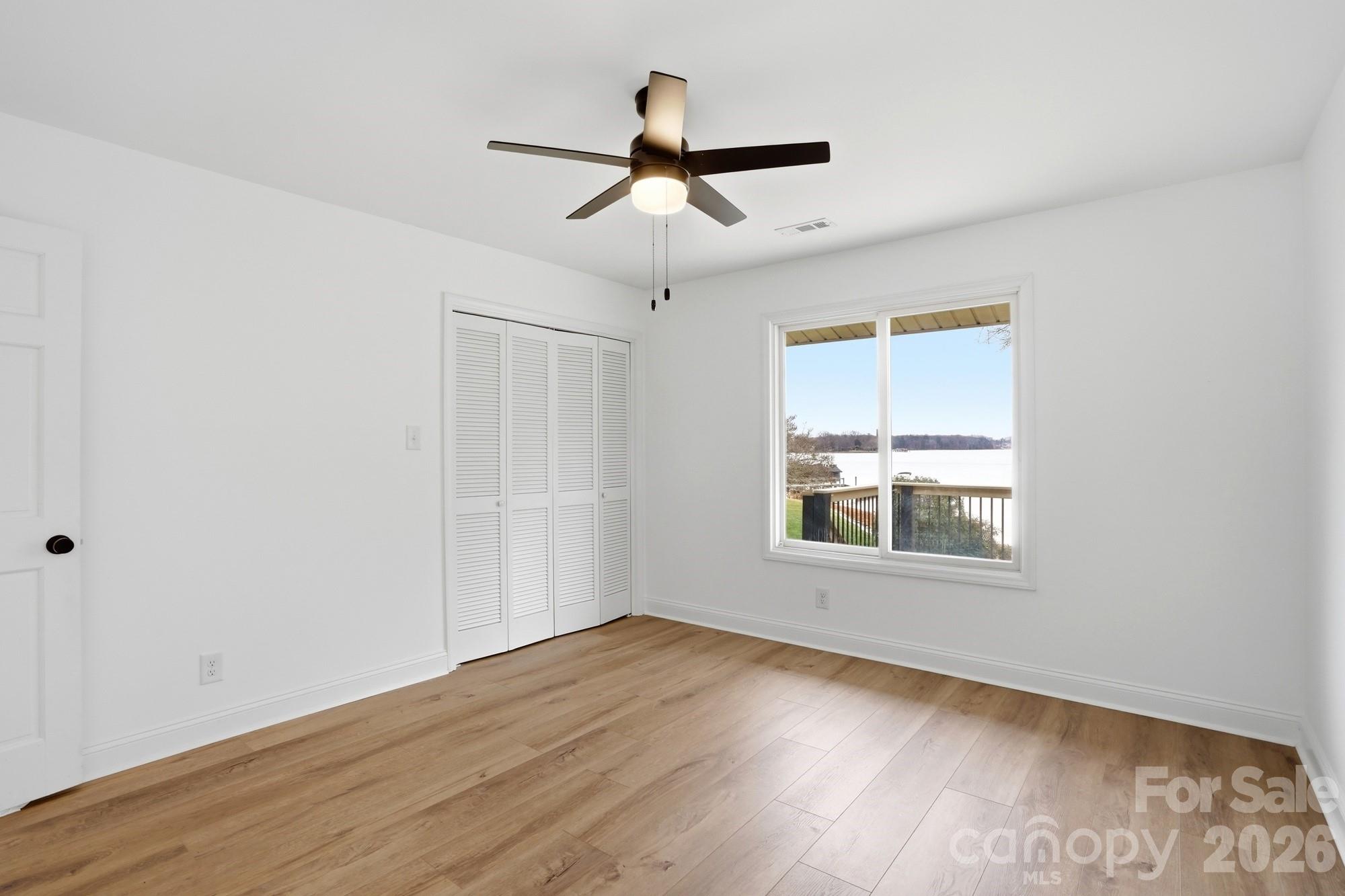 332 Shoreline Loop Property Photo 15