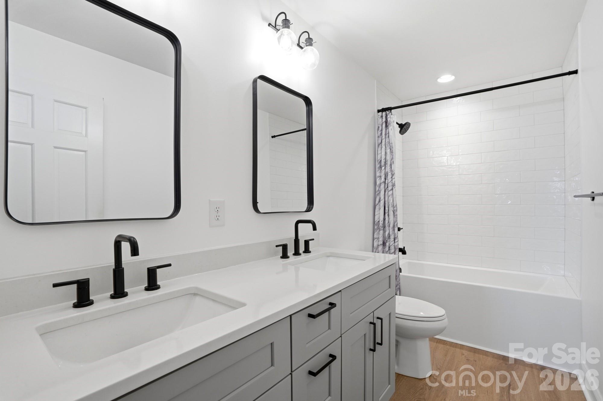332 Shoreline Loop Property Photo 16