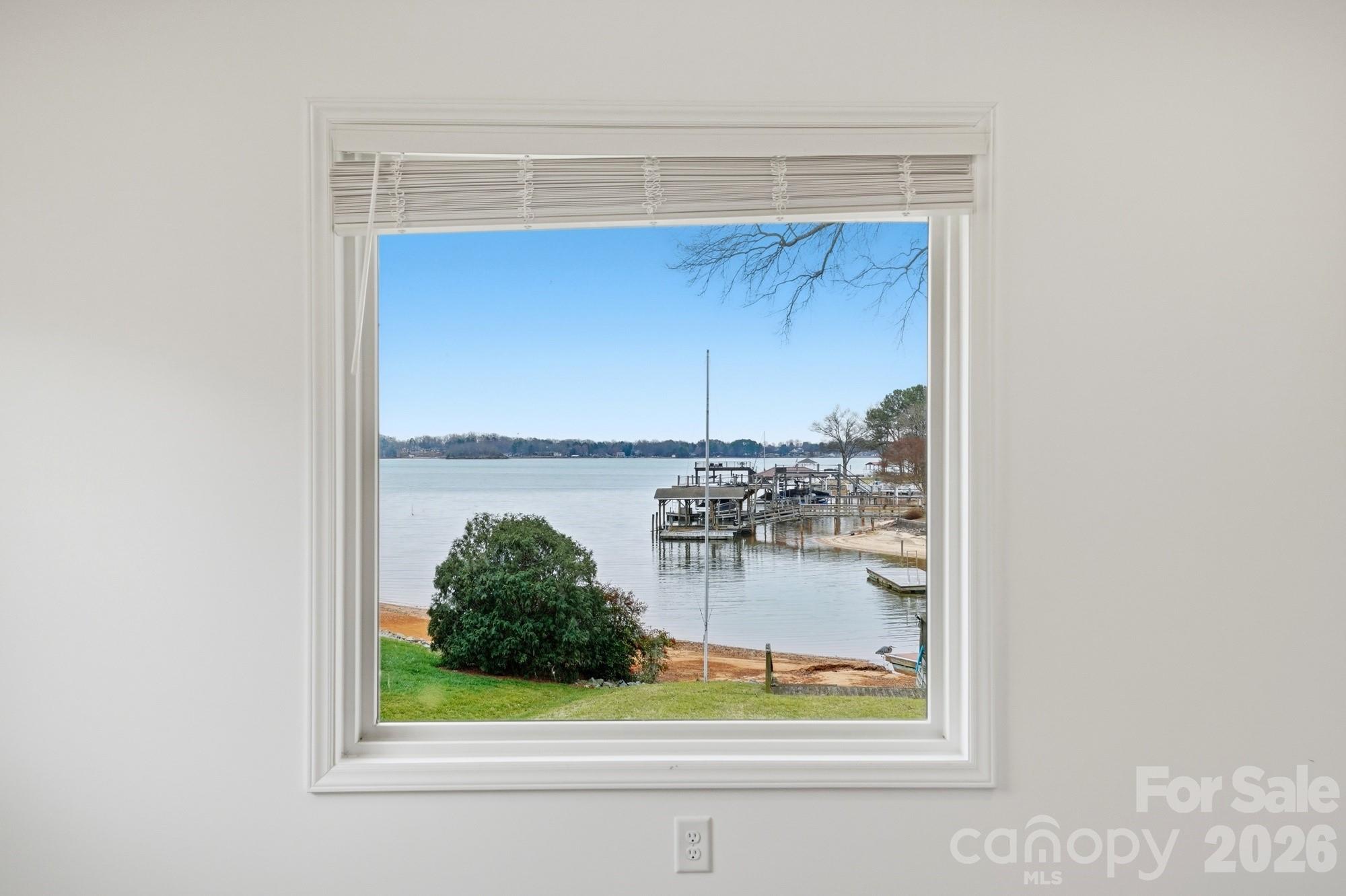 332 Shoreline Loop Property Photo 19
