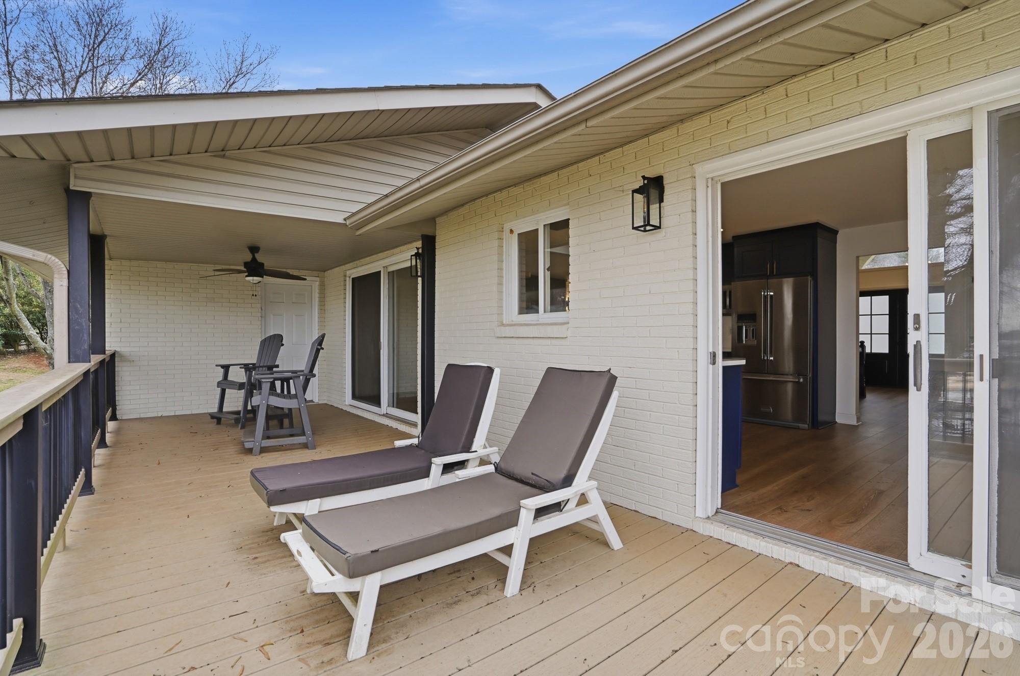 332 Shoreline Loop Property Photo 23