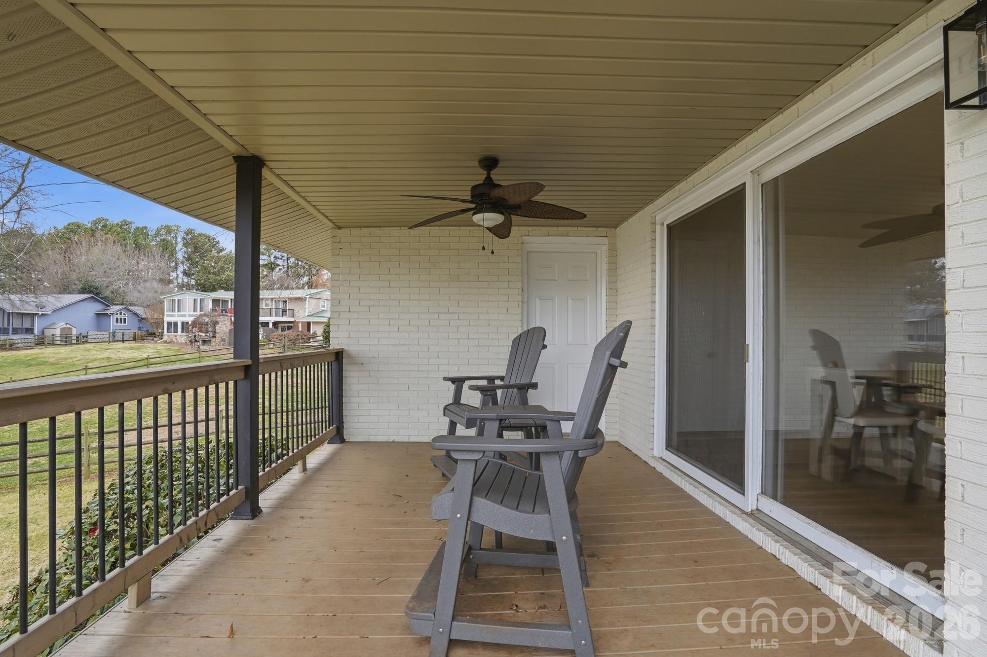 332 Shoreline Loop Property Photo 24