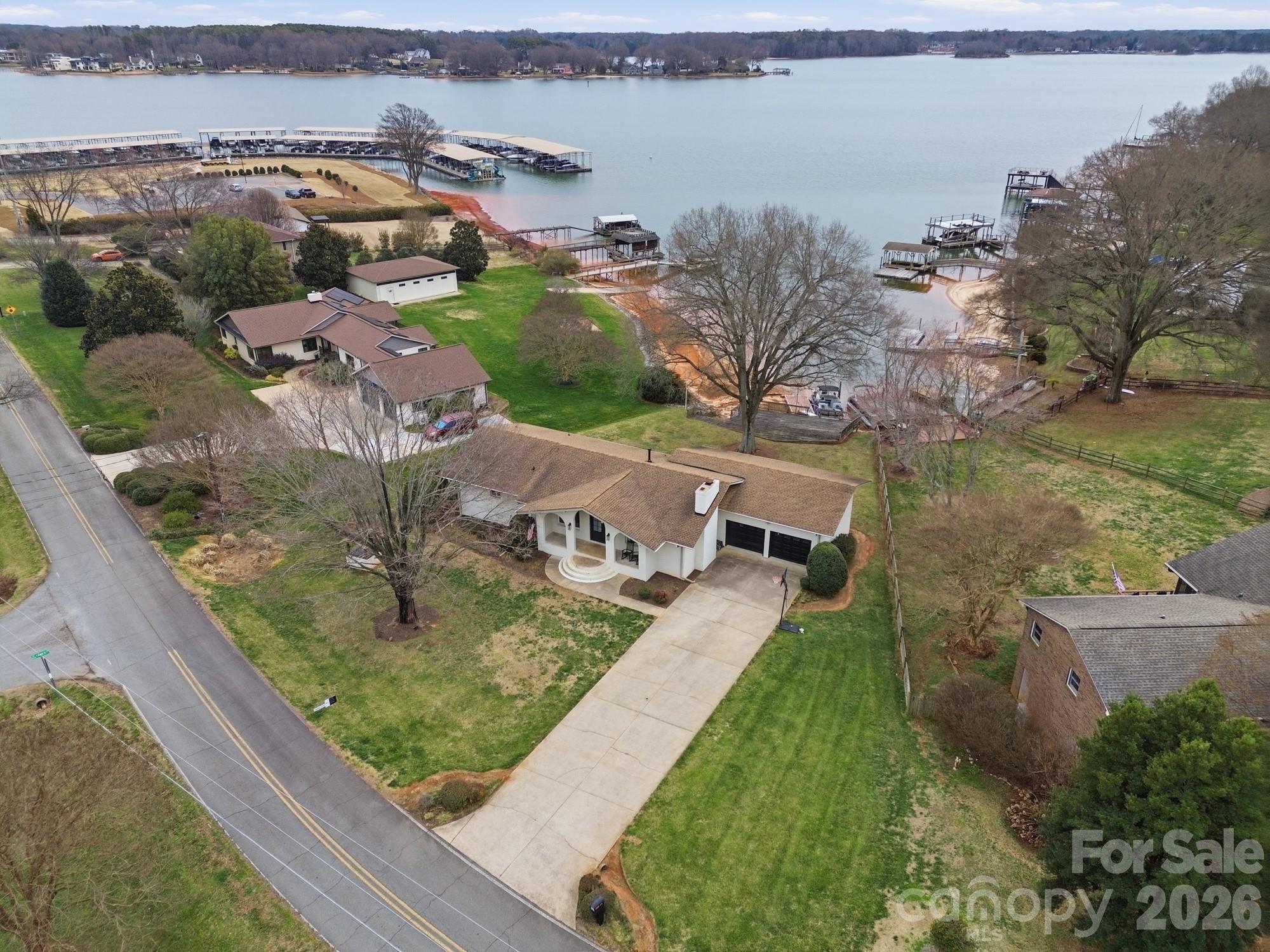 332 Shoreline Loop Property Photo 38