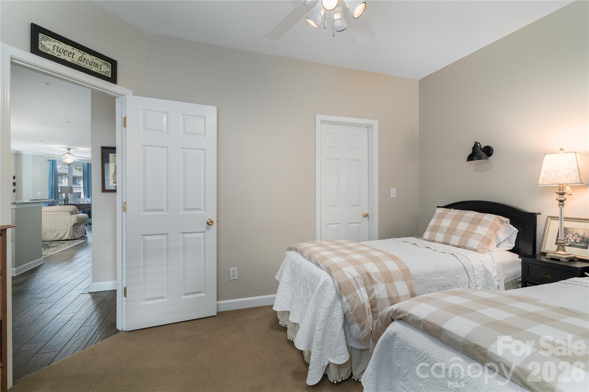 714 Northeast Drive 44 Property Photo 6