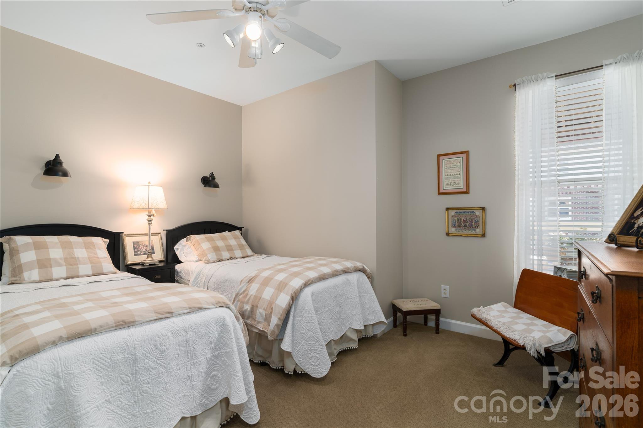 714 Northeast Drive 44 Property Photo 7