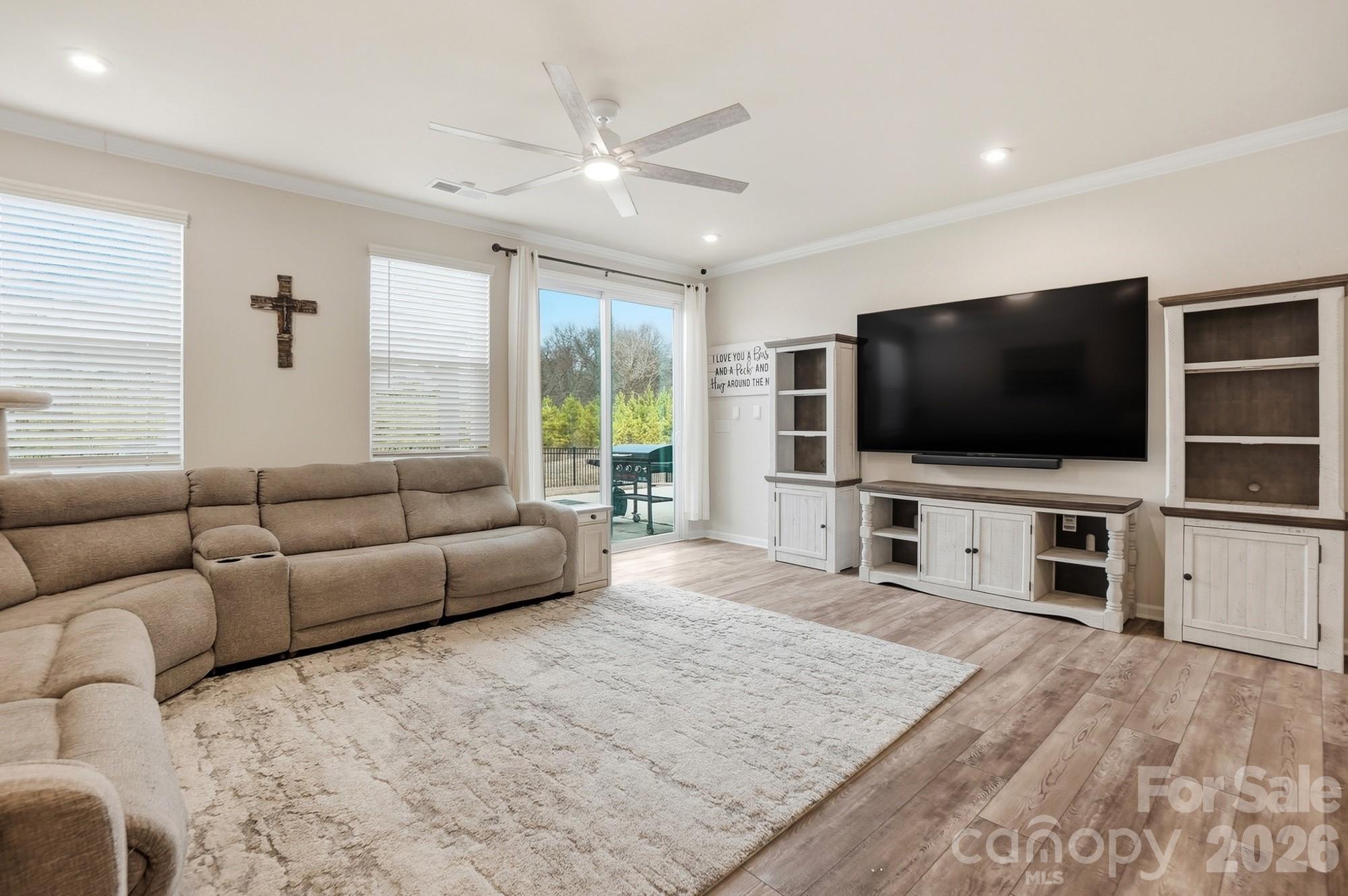 1323 Laggan Lane Property Photo 6