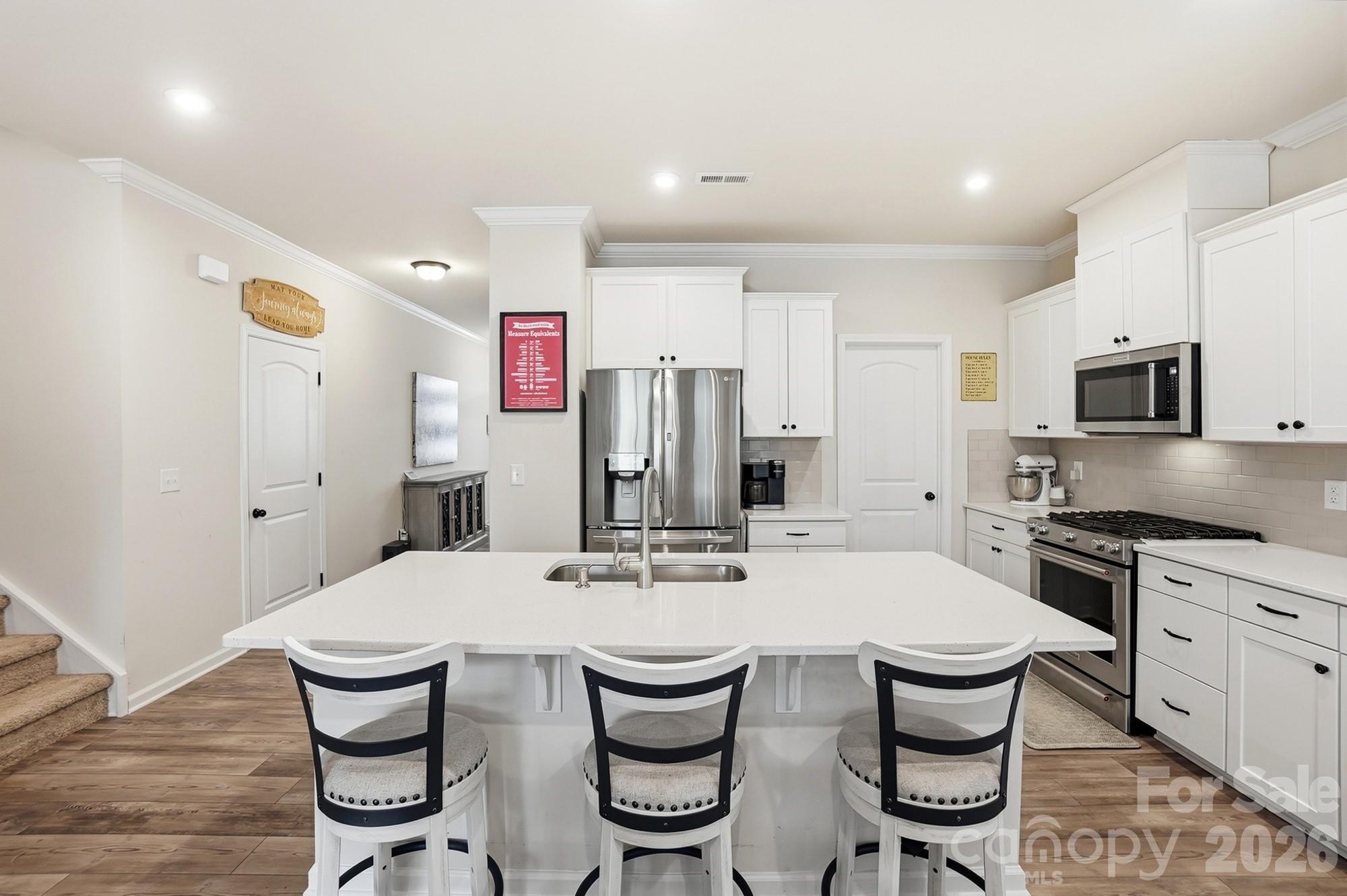 1323 Laggan Lane Property Photo 11