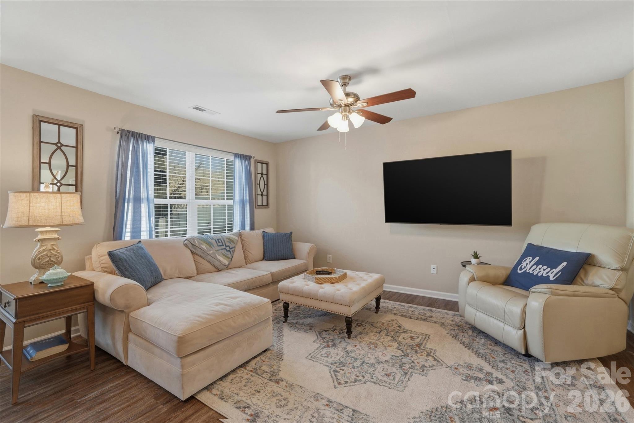 2262 Hanover Court Property Photo 4