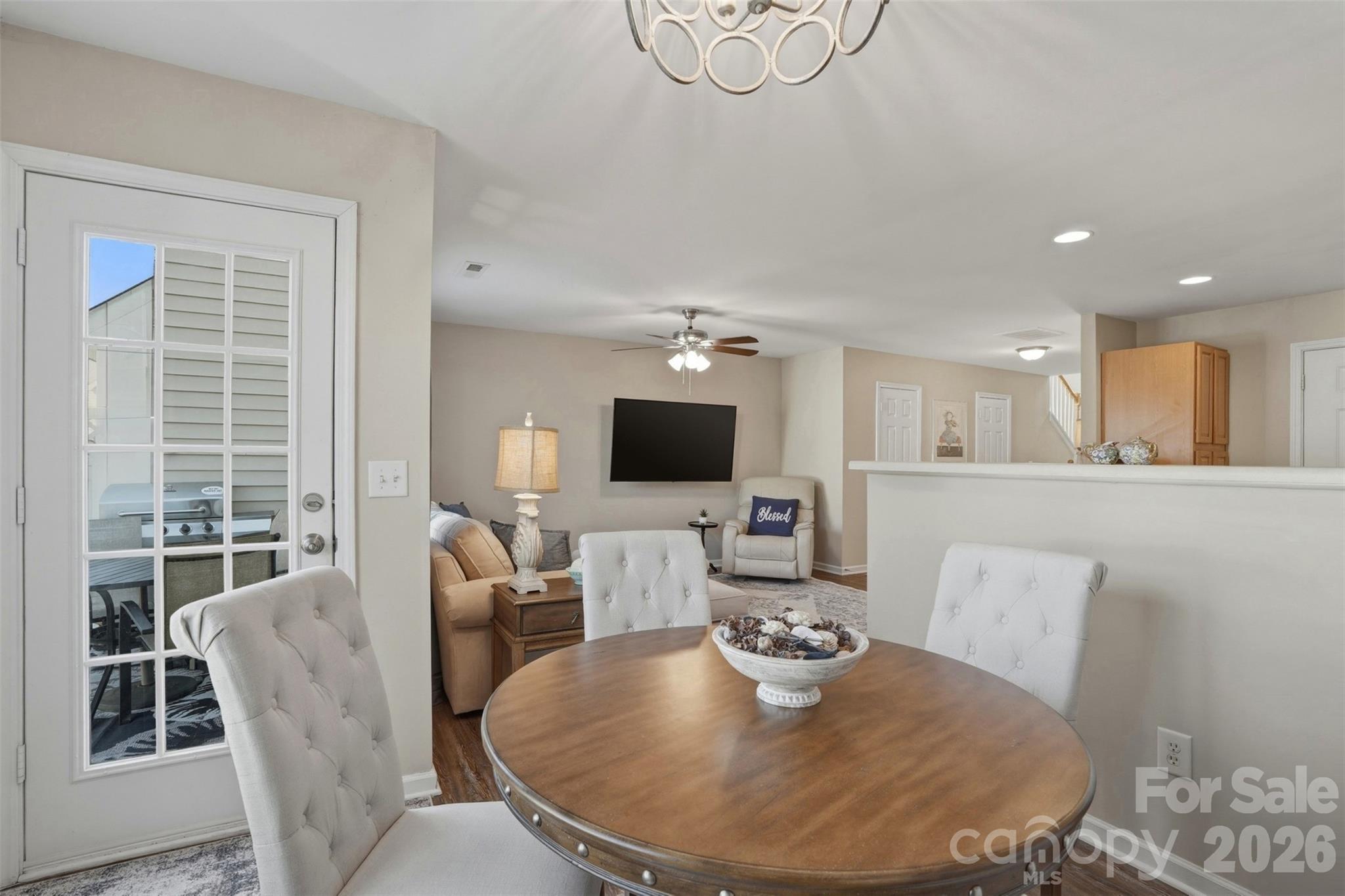 2262 Hanover Court Property Photo 10