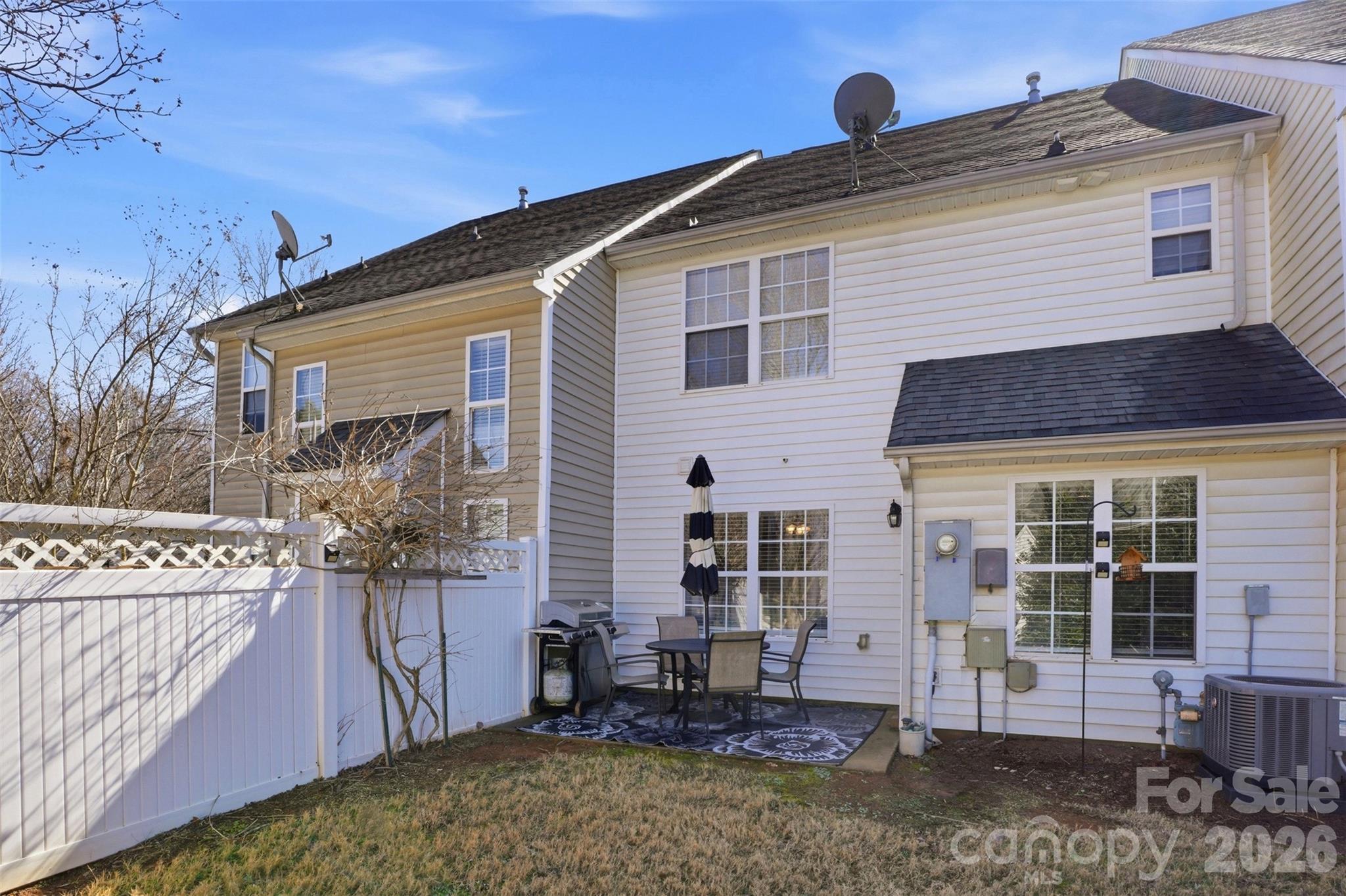 2262 Hanover Court Property Photo 23
